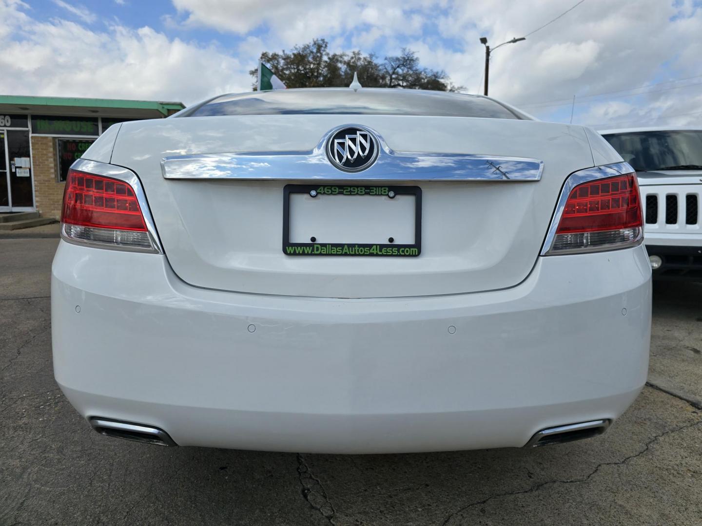 2012 WHITE Buick LaCrosse Premium Package 1, w/Leather (1G4GD5G31CF) with an 3.6L V6 DOHC 24V FFV engine, 6-Speed Automatic transmission, located at 2660 S.Garland Avenue, Garland, TX, 75041, (469) 298-3118, 32.885551, -96.655602 - Photo#4