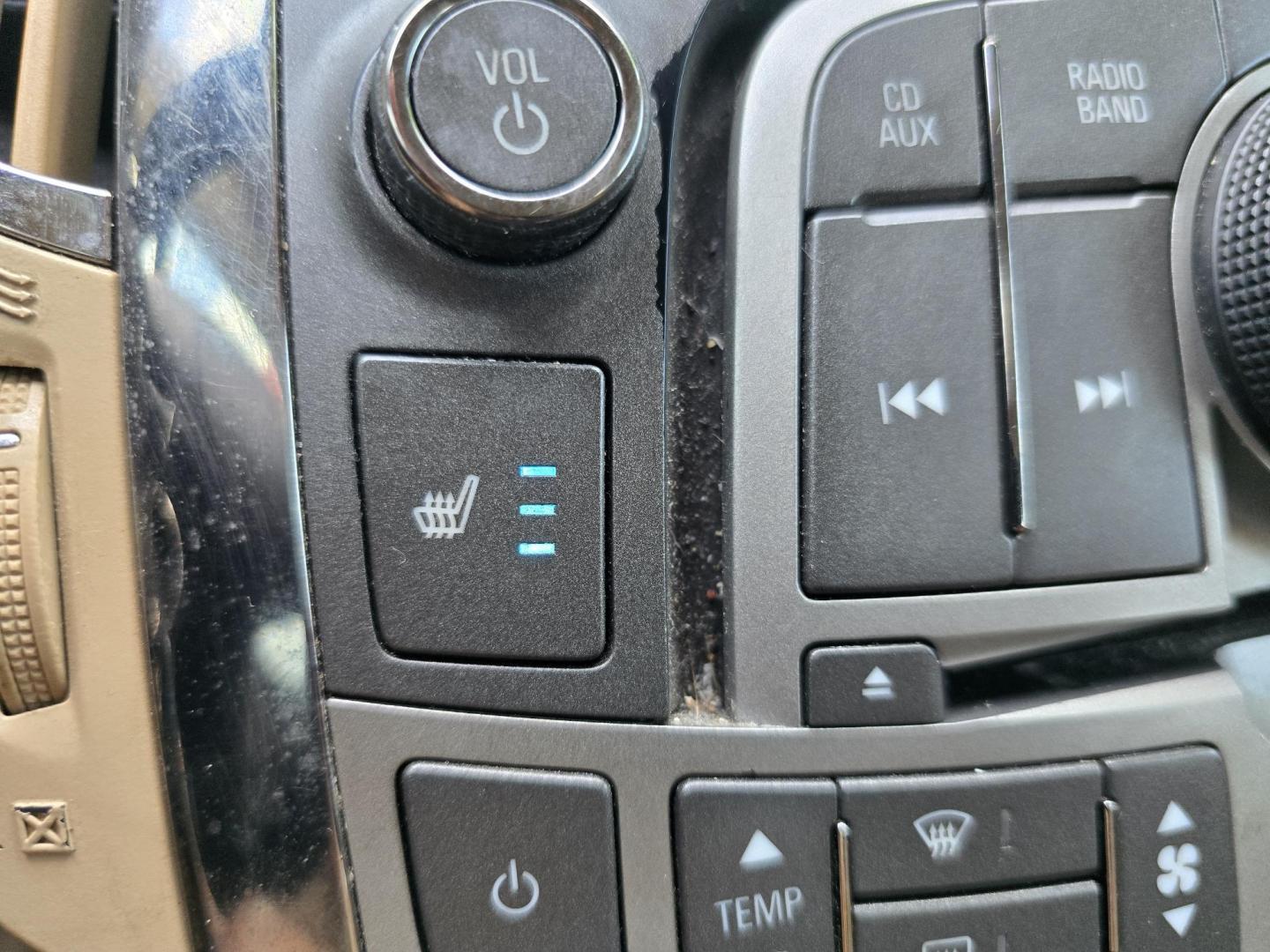 2012 WHITE Buick LaCrosse Premium Package 1, w/Leather (1G4GD5G31CF) with an 3.6L V6 DOHC 24V FFV engine, 6-Speed Automatic transmission, located at 2660 S.Garland Avenue, Garland, TX, 75041, (469) 298-3118, 32.885551, -96.655602 - Photo#14