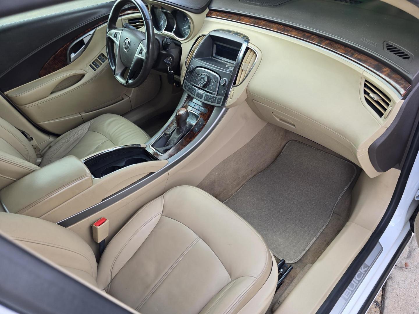 2012 WHITE Buick LaCrosse Premium Package 1, w/Leather (1G4GD5G31CF) with an 3.6L V6 DOHC 24V FFV engine, 6-Speed Automatic transmission, located at 2660 S.Garland Avenue, Garland, TX, 75041, (469) 298-3118, 32.885551, -96.655602 - Photo#18