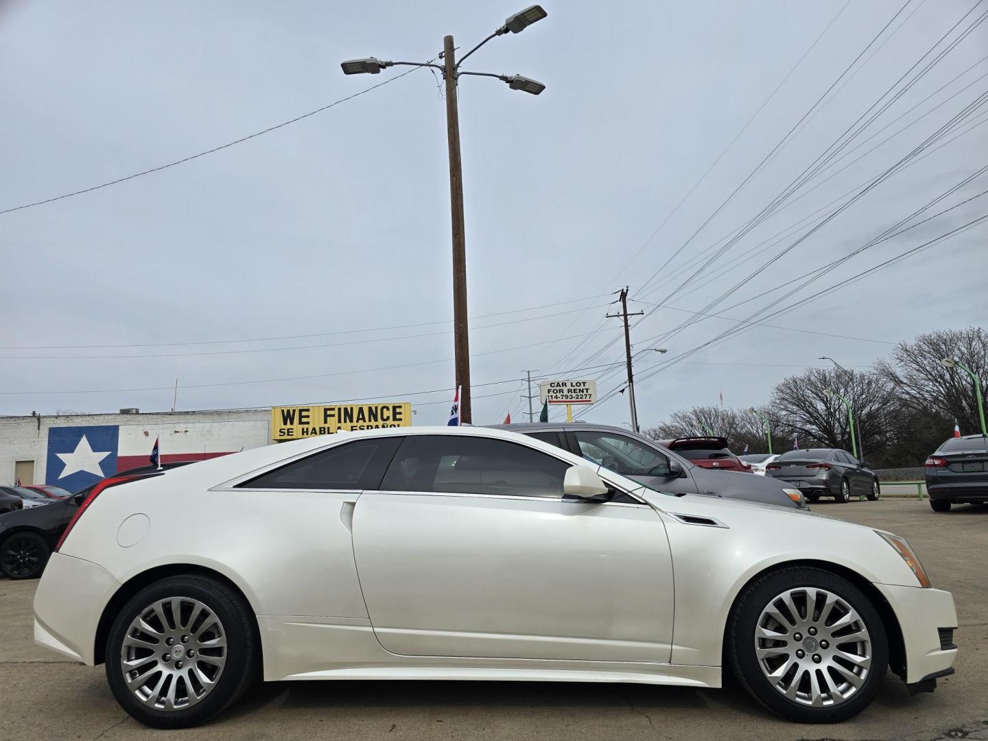 2012 DIAMOND WHITE Cadillac CTS (1G6DA1E32C0) with an 3.6L V6 DOHC 24V FFV engine, 6-Speed Automatic transmission, located at 2660 S.Garland Avenue, Garland, TX, 75041, (469) 298-3118, 32.885551, -96.655602 - Photo#2