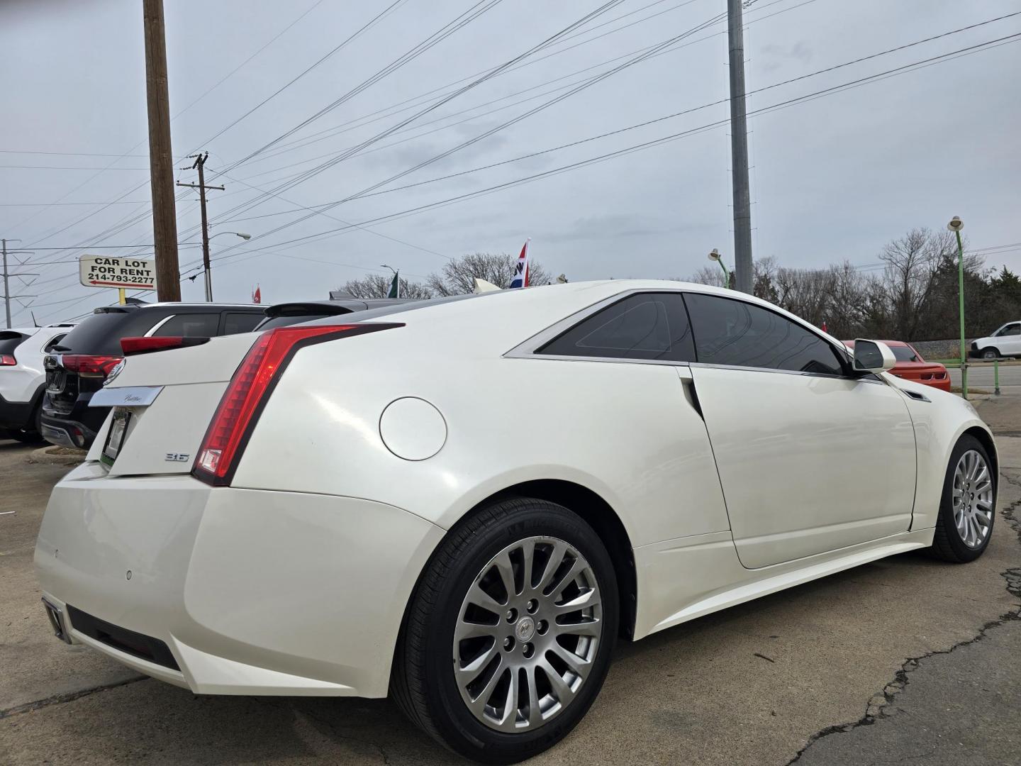 2012 DIAMOND WHITE Cadillac CTS (1G6DA1E32C0) with an 3.6L V6 DOHC 24V FFV engine, 6-Speed Automatic transmission, located at 2660 S.Garland Avenue, Garland, TX, 75041, (469) 298-3118, 32.885551, -96.655602 - Photo#3