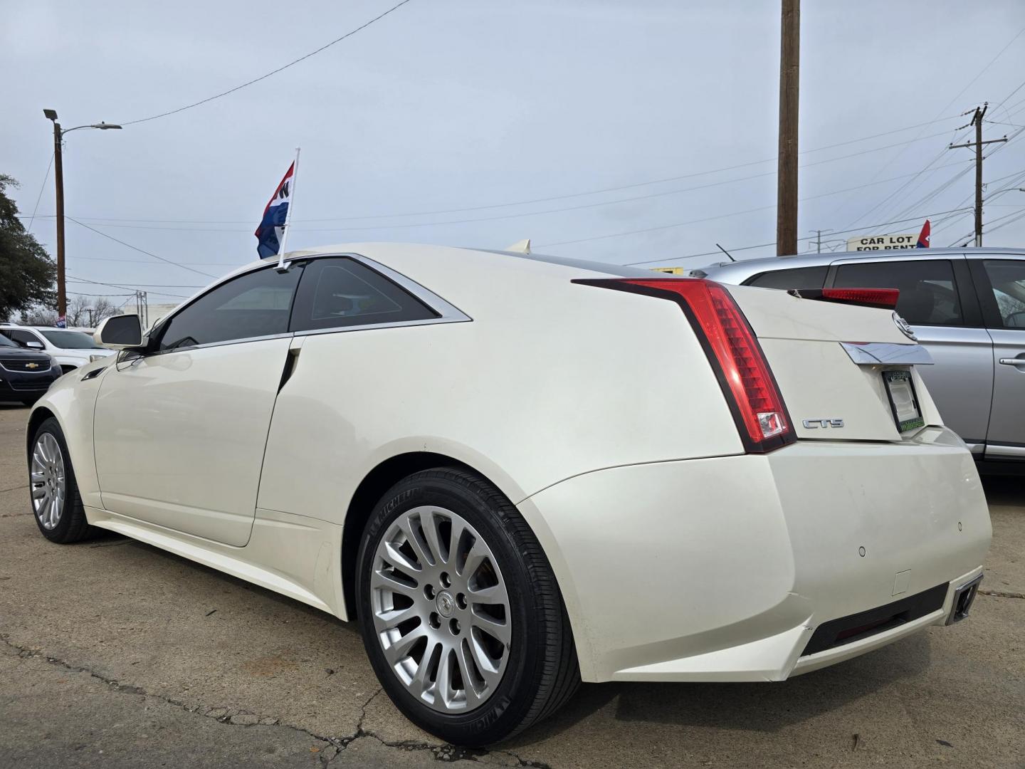 2012 DIAMOND WHITE Cadillac CTS (1G6DA1E32C0) with an 3.6L V6 DOHC 24V FFV engine, 6-Speed Automatic transmission, located at 2660 S.Garland Avenue, Garland, TX, 75041, (469) 298-3118, 32.885551, -96.655602 - Photo#5