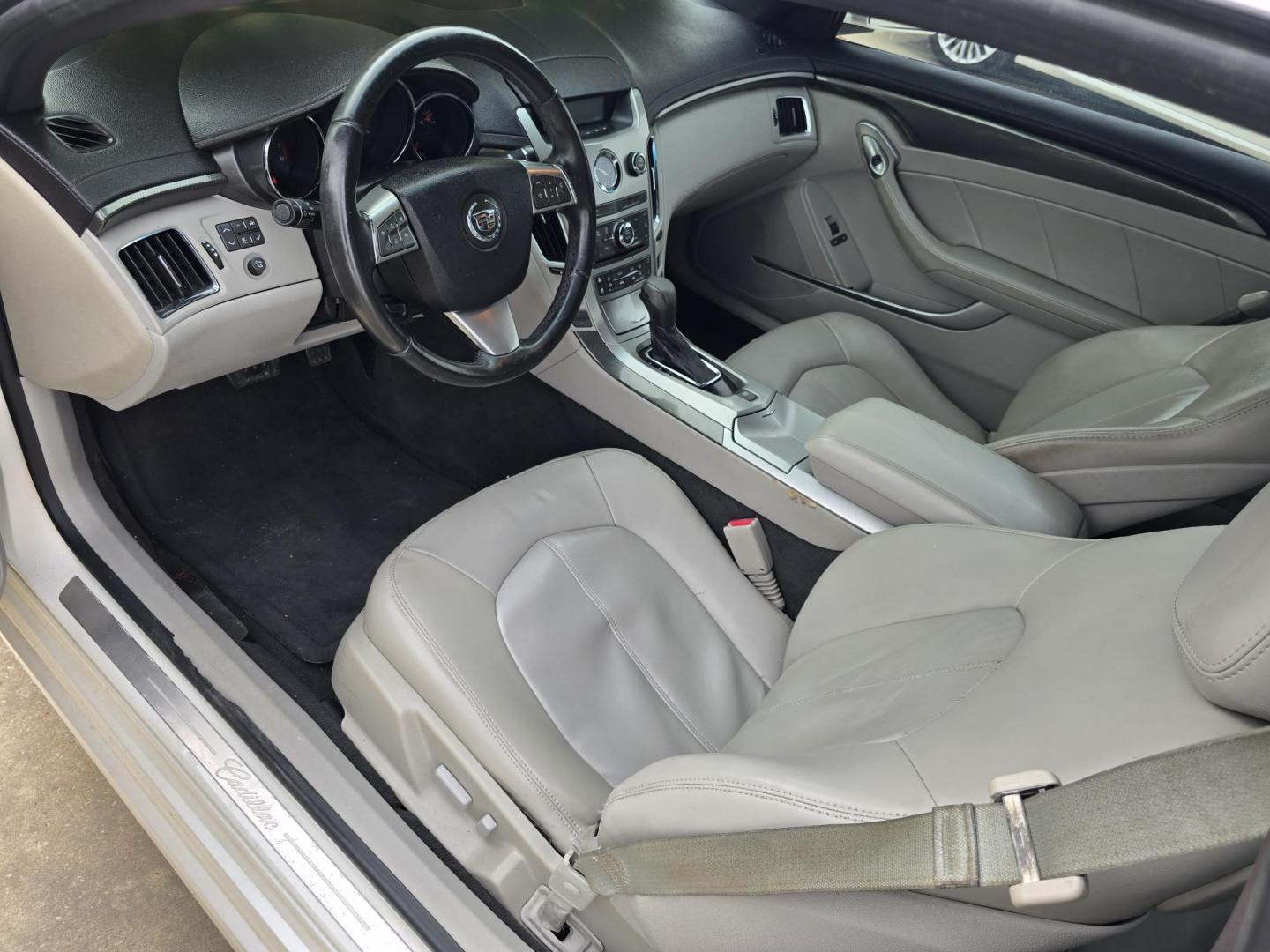 2012 DIAMOND WHITE Cadillac CTS (1G6DA1E32C0) with an 3.6L V6 DOHC 24V FFV engine, 6-Speed Automatic transmission, located at 2660 S.Garland Avenue, Garland, TX, 75041, (469) 298-3118, 32.885551, -96.655602 - Photo#10