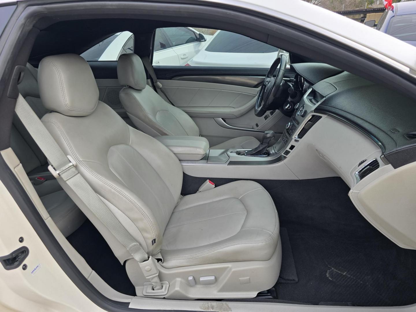 2012 DIAMOND WHITE Cadillac CTS (1G6DA1E32C0) with an 3.6L V6 DOHC 24V FFV engine, 6-Speed Automatic transmission, located at 2660 S.Garland Avenue, Garland, TX, 75041, (469) 298-3118, 32.885551, -96.655602 - Photo#15