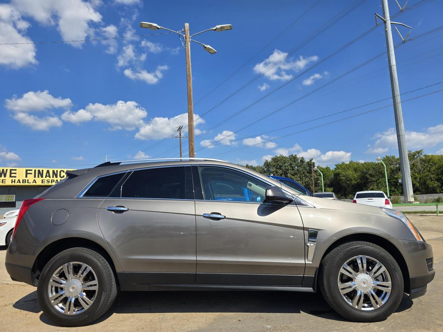 2012 Cadillac SRX Luxury (3GYFNAE3XCS) with an 3.6L V6 DOHC 24V FFV engine, 6-Speed Automatic transmission, located at 2660 S.Garland Avenue, Garland, TX, 75041, (469) 298-3118, 32.885551, -96.655602 - Photo#2