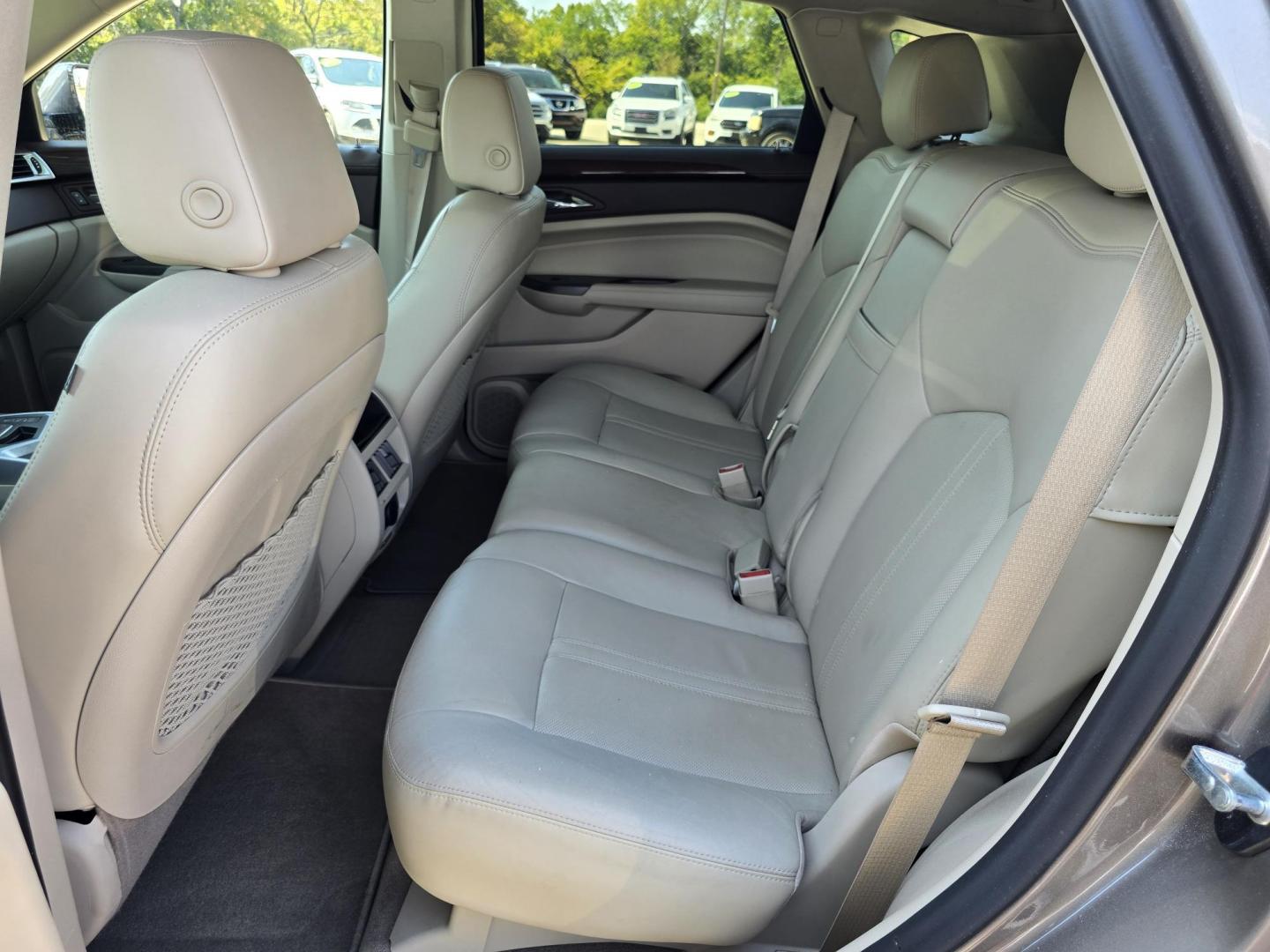 2012 Cadillac SRX Luxury (3GYFNAE3XCS) with an 3.6L V6 DOHC 24V FFV engine, 6-Speed Automatic transmission, located at 2660 S.Garland Avenue, Garland, TX, 75041, (469) 298-3118, 32.885551, -96.655602 - Photo#17