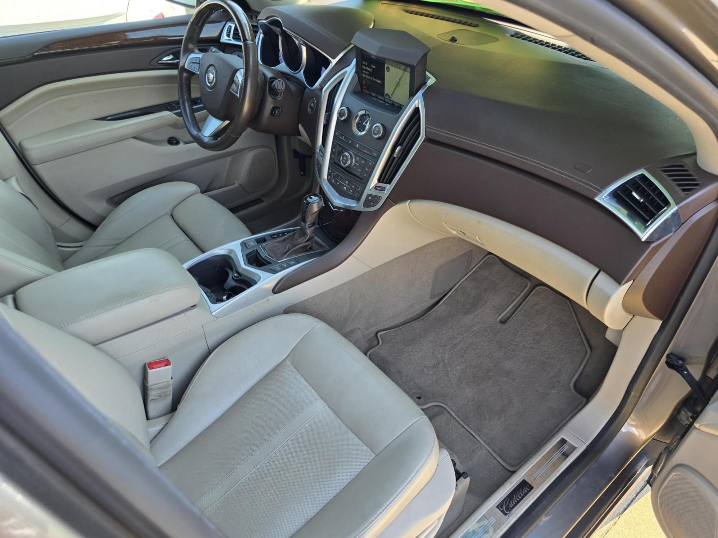 2012 Cadillac SRX Luxury (3GYFNAE3XCS) with an 3.6L V6 DOHC 24V FFV engine, 6-Speed Automatic transmission, located at 2660 S.Garland Avenue, Garland, TX, 75041, (469) 298-3118, 32.885551, -96.655602 - Photo#21