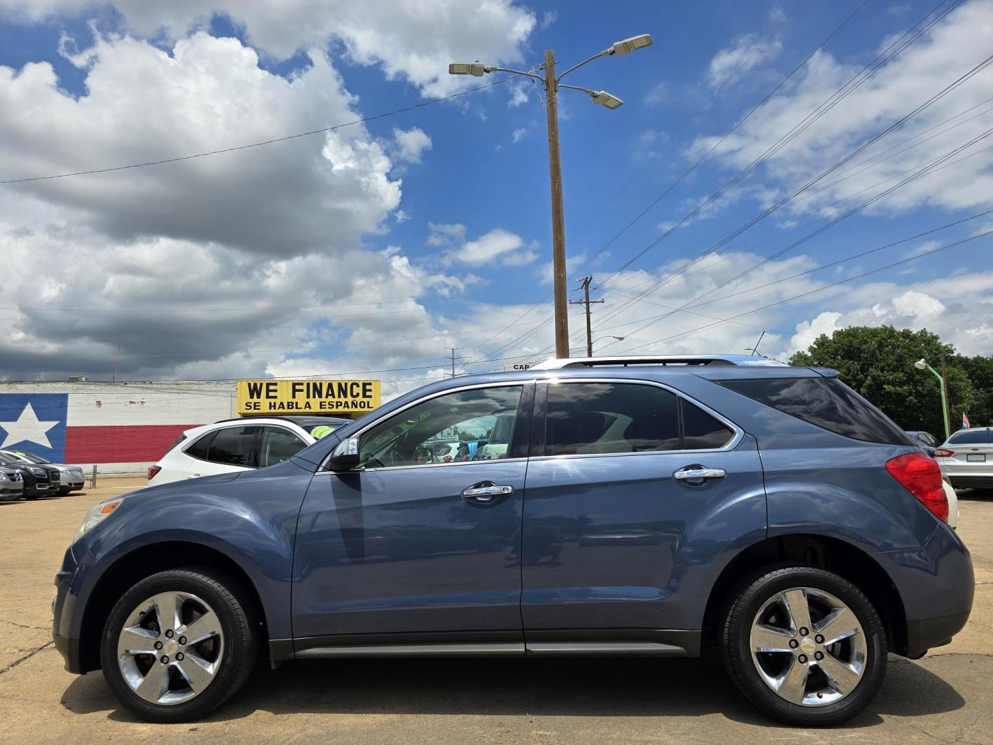2012 BLUE Chevrolet Equinox LTZ (2GNALFEK8C6) with an 2.4L L4 DOHC 16V engine, 6-Speed Automatic transmission, located at 2660 S.Garland Avenue, Garland, TX, 75041, (469) 298-3118, 32.885551, -96.655602 - Photo#6