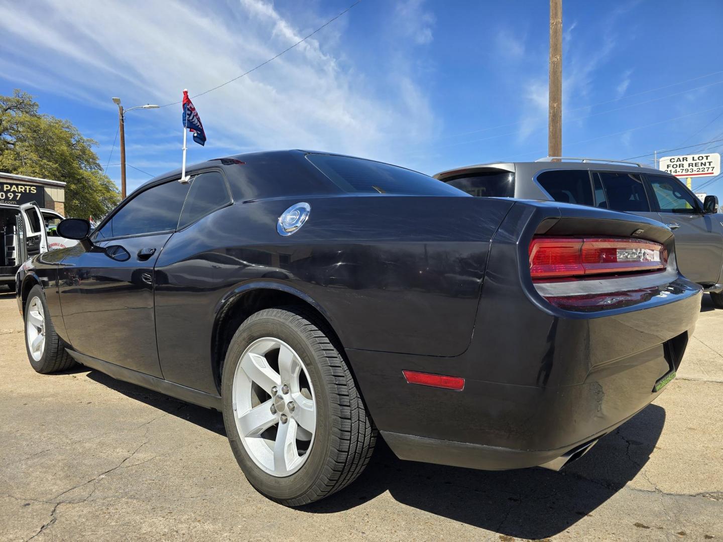 2012 BLUE /BLACK Dodge Challenger SXT (2C3CDYAG3CH) with an 3.6L V6 DOHC 24V engine, 4-Speed Automatic transmission, located at 2660 S.Garland Avenue, Garland, TX, 75041, (469) 298-3118, 32.885551, -96.655602 - Photo#5