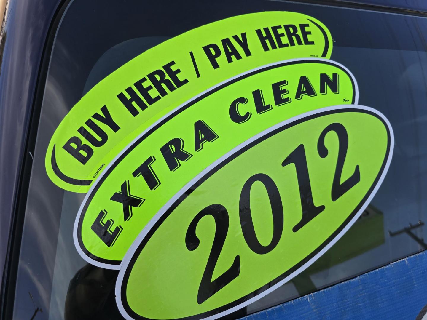 2012 BLUE /BLACK Dodge Challenger SXT (2C3CDYAG3CH) with an 3.6L V6 DOHC 24V engine, 4-Speed Automatic transmission, located at 2660 S.Garland Avenue, Garland, TX, 75041, (469) 298-3118, 32.885551, -96.655602 - Photo#17