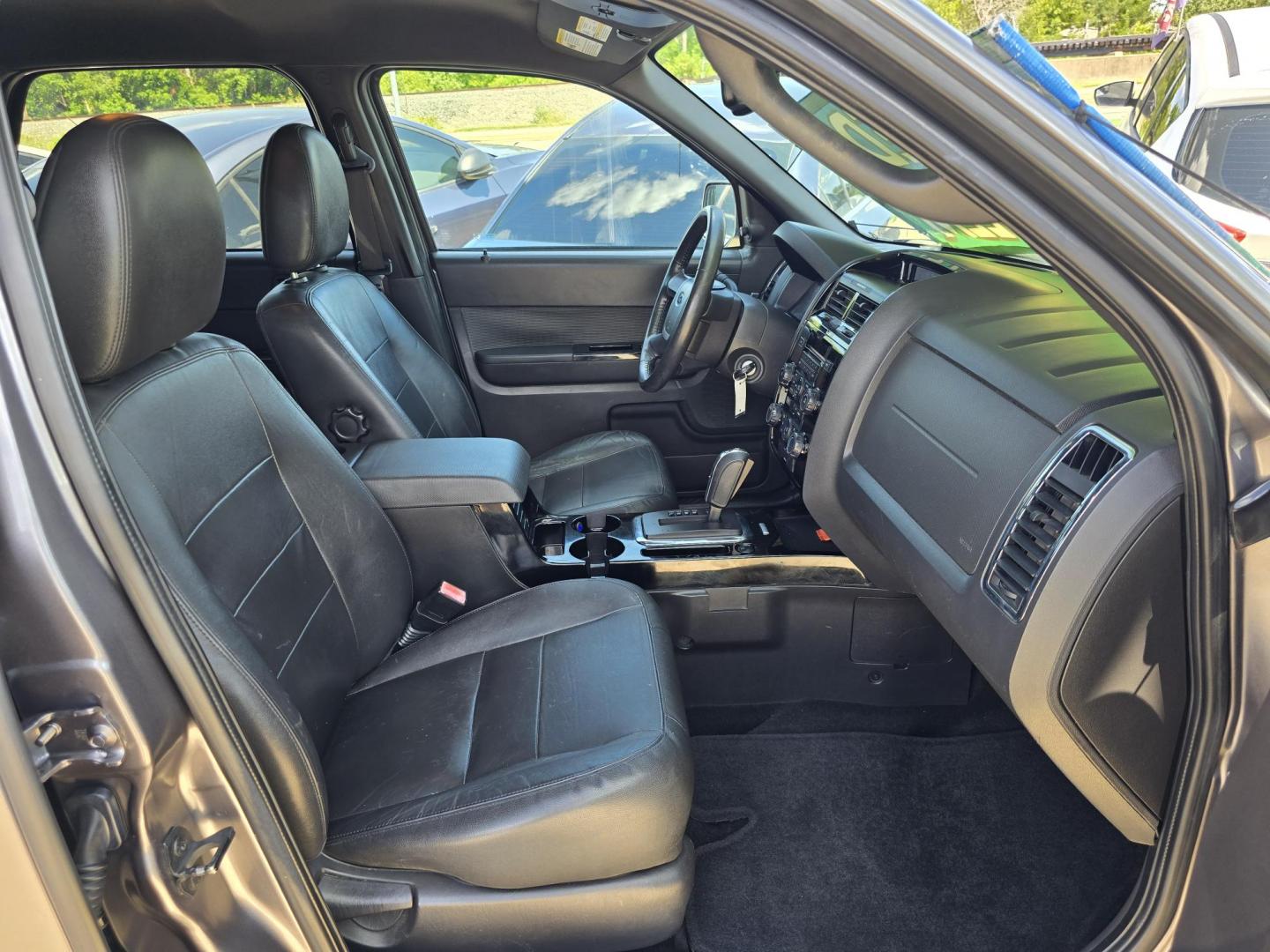 2012 WHITE Ford Escape Limited (1FMCU0EGXCK) with an 3.0L V6 DOHC 24V engine, 6-Speed Automatic transmission, located at 2660 S.Garland Avenue, Garland, TX, 75041, (469) 298-3118, 32.885551, -96.655602 - Photo#17