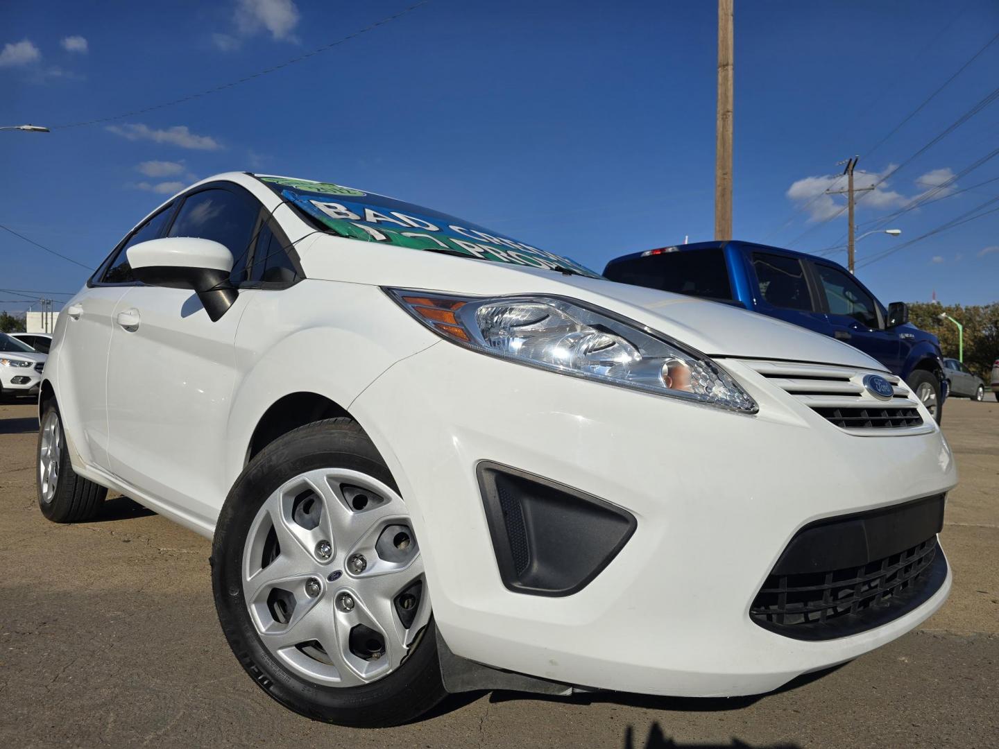 2012 WHITE Ford Fiesta S (3FADP4AJ0CM) , AUTO transmission, located at 2660 S.Garland Avenue, Garland, TX, 75041, (469) 298-3118, 32.885551, -96.655602 - Photo#0
