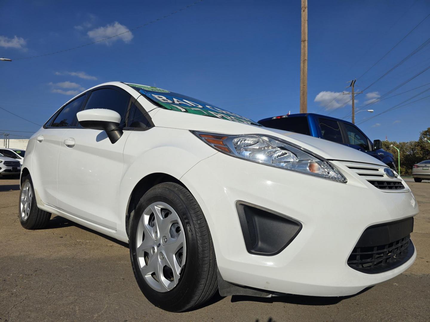 2012 WHITE Ford Fiesta S (3FADP4AJ0CM) , AUTO transmission, located at 2660 S.Garland Avenue, Garland, TX, 75041, (469) 298-3118, 32.885551, -96.655602 - Photo#1