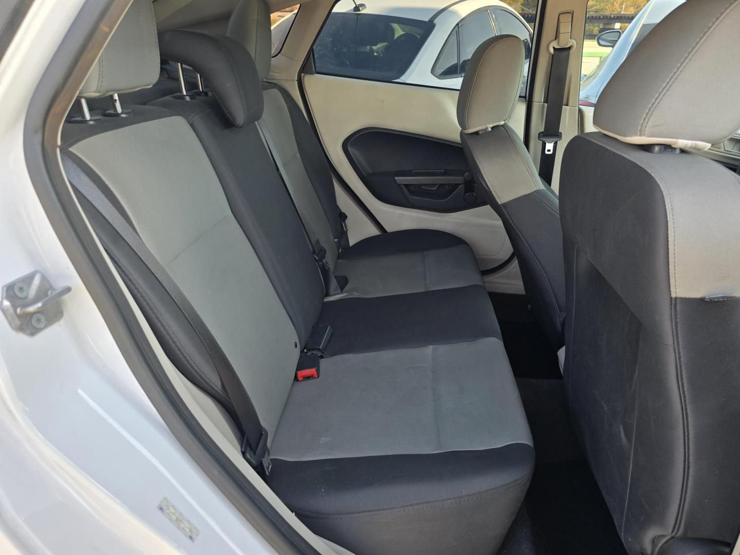 2012 WHITE Ford Fiesta S (3FADP4AJ0CM) , AUTO transmission, located at 2660 S.Garland Avenue, Garland, TX, 75041, (469) 298-3118, 32.885551, -96.655602 - Photo#15