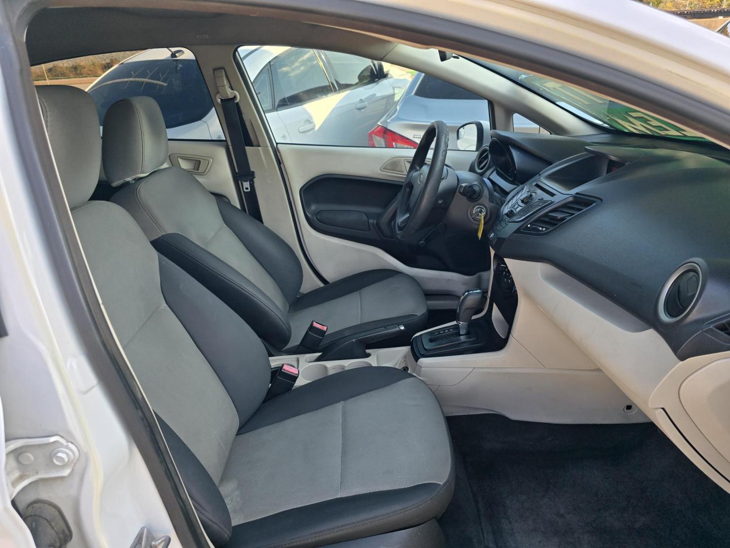 2012 WHITE Ford Fiesta S (3FADP4AJ0CM) , AUTO transmission, located at 2660 S.Garland Avenue, Garland, TX, 75041, (469) 298-3118, 32.885551, -96.655602 - Photo#16