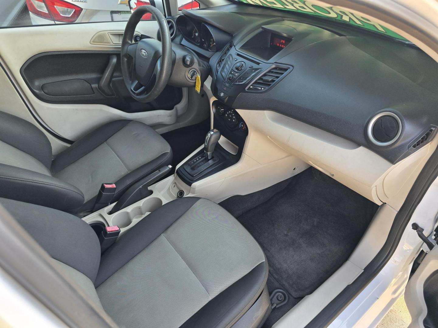 2012 WHITE Ford Fiesta S (3FADP4AJ0CM) , AUTO transmission, located at 2660 S.Garland Avenue, Garland, TX, 75041, (469) 298-3118, 32.885551, -96.655602 - Photo#17