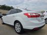 2012 WHITE Ford Focus SE (1FAHP3F21CL) with an 2.0L L4 DOHC 16V engine, AUTO transmission, located at 2660 S.Garland Avenue, Garland, TX, 75041, (469) 298-3118, 32.885551, -96.655602 - Photo#5