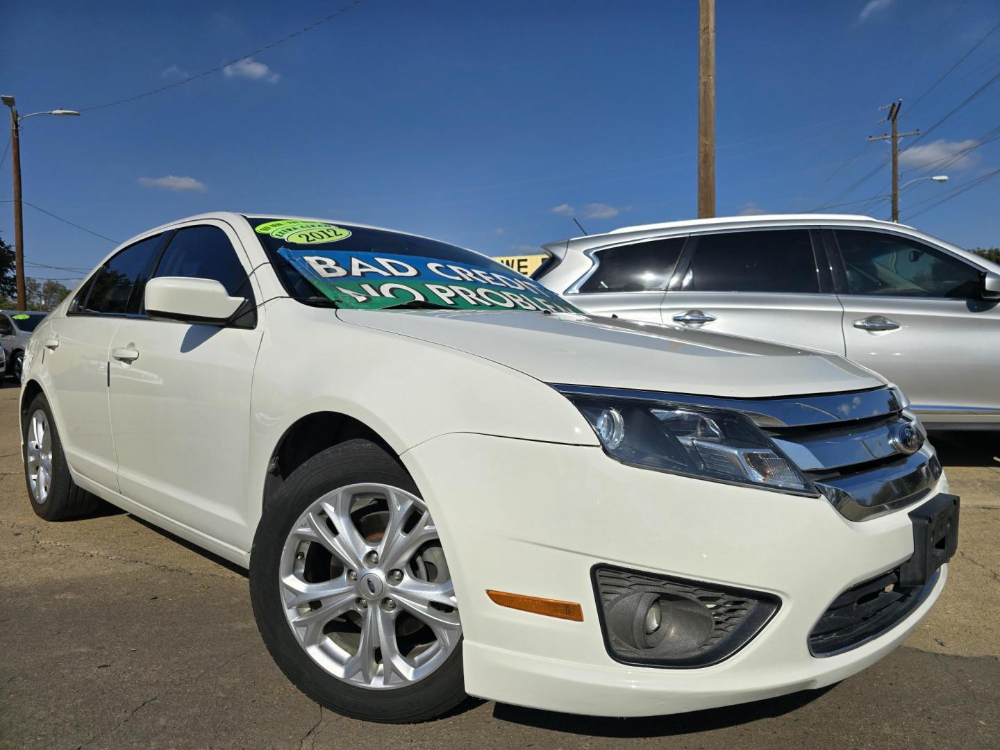 2012 WHITE Ford Fusion SE (3FAHP0HA5CR) with an 2.5L L4 DOHC 16V engine, AUTO transmission, located at 2660 S.Garland Avenue, Garland, TX, 75041, (469) 298-3118, 32.885551, -96.655602 - Photo#0