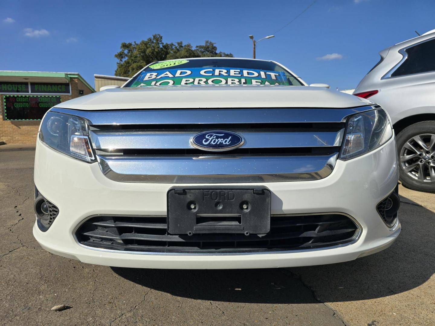 2012 WHITE Ford Fusion SE (3FAHP0HA5CR) with an 2.5L L4 DOHC 16V engine, AUTO transmission, located at 2660 S.Garland Avenue, Garland, TX, 75041, (469) 298-3118, 32.885551, -96.655602 - Photo#9
