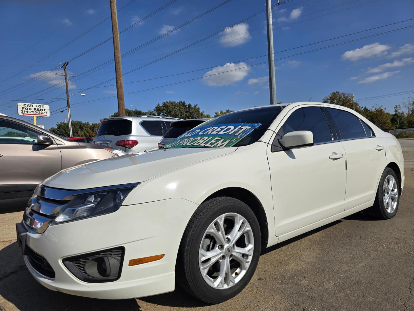 2012 WHITE Ford Fusion SE (3FAHP0HA5CR) with an 2.5L L4 DOHC 16V engine, AUTO transmission, located at 2660 S.Garland Avenue, Garland, TX, 75041, (469) 298-3118, 32.885551, -96.655602 - Photo#7