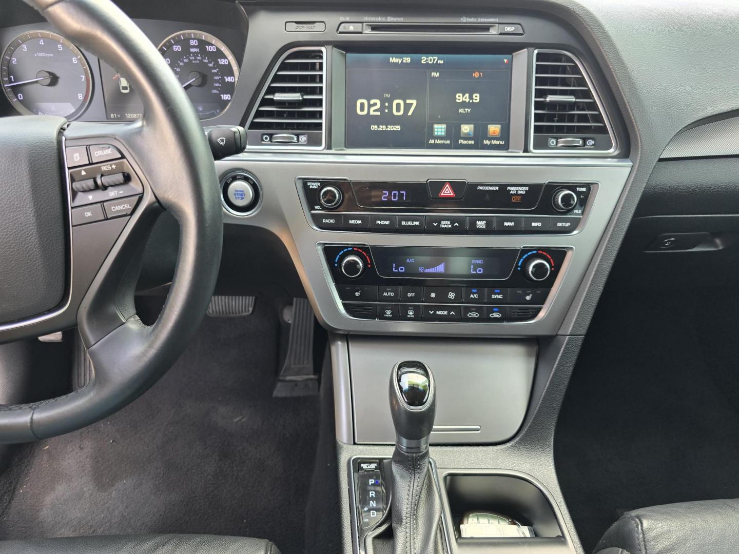 2012 DIAMOND WHITE /BEIGE LEATHER Hyundai Sonata (KMHEC4A45CA) , AUTO transmission, located at 2660 S.Garland Avenue, Garland, TX, 75041, (469) 298-3118, 32.885551, -96.655602 - Welcome to DallasAutos4Less, one of the Premier BUY HERE PAY HERE Dealers in the North Dallas Area. We specialize in financing to people with NO CREDIT or BAD CREDIT. We need proof of income, proof of residence, and a ID. Come buy your new car from us today!! This is a Very clean 2012 HYUNDAI SON - Photo#14