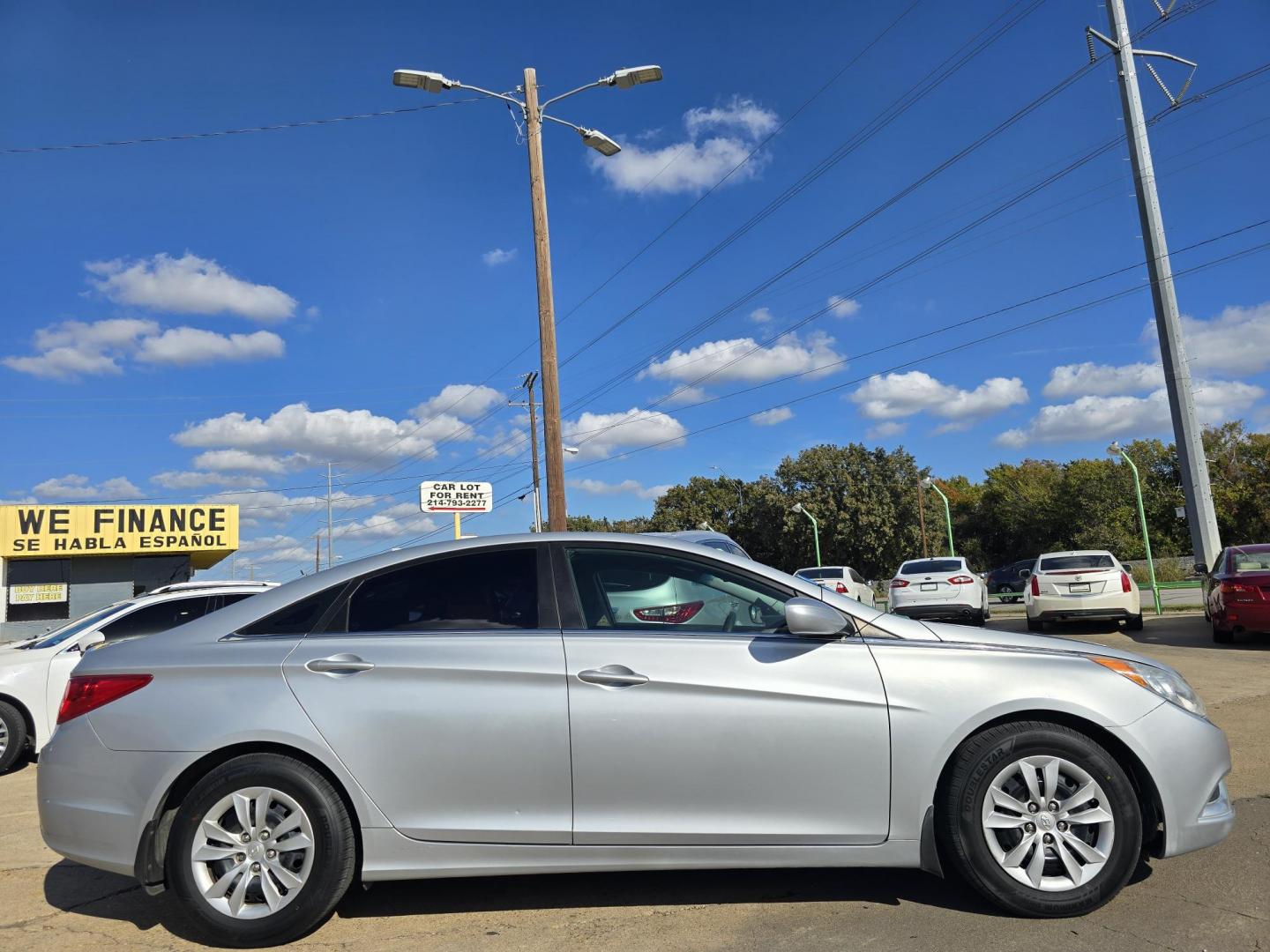 2012 Hyundai Sonata GLS (5NPEB4AC4CH) with an 2.4L L4 DOHC 16V engine, AUTO transmission, located at 2660 S.Garland Avenue, Garland, TX, 75041, (469) 298-3118, 32.885551, -96.655602 - Photo#2