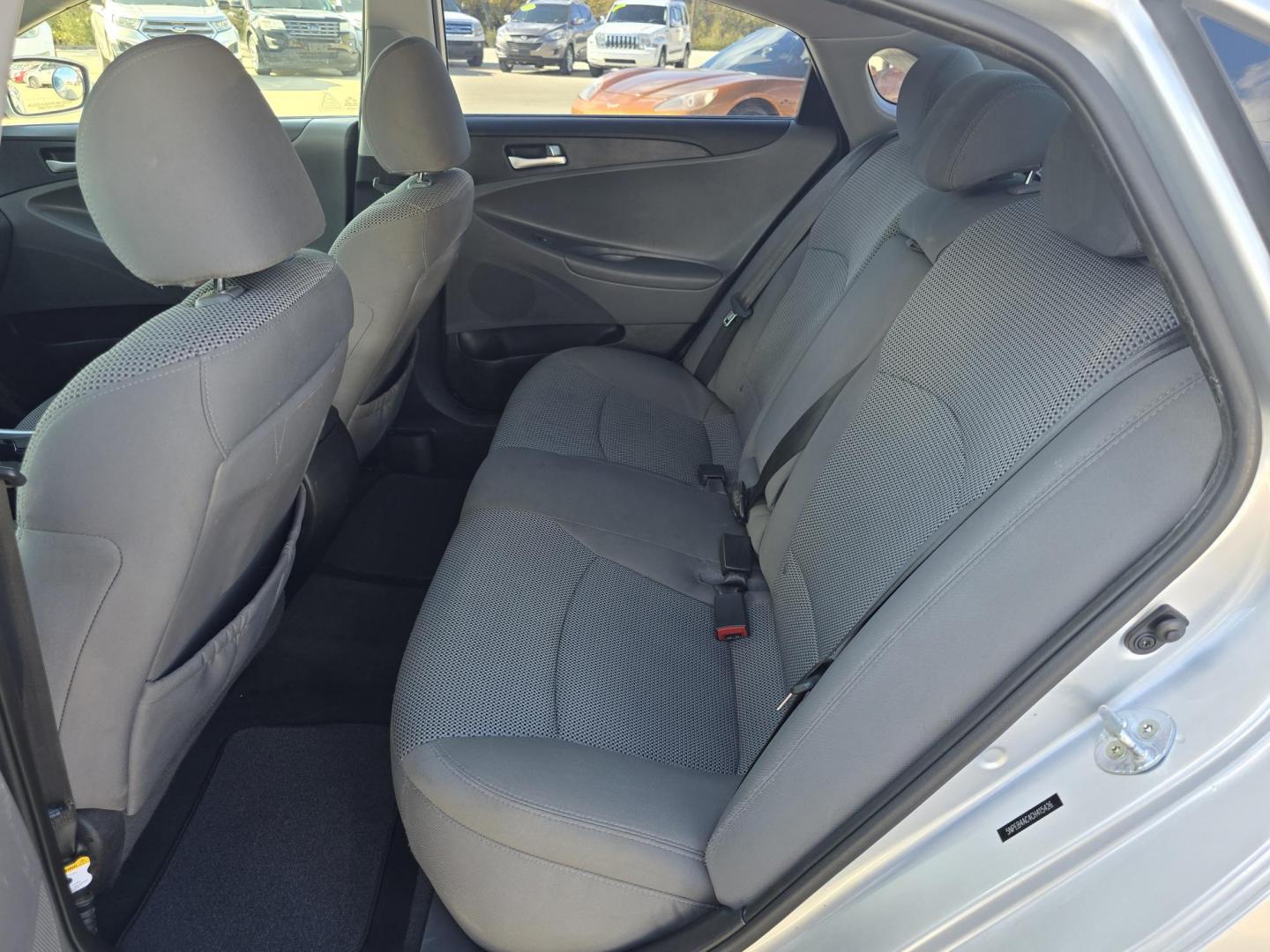 2012 Hyundai Sonata GLS (5NPEB4AC4CH) with an 2.4L L4 DOHC 16V engine, AUTO transmission, located at 2660 S.Garland Avenue, Garland, TX, 75041, (469) 298-3118, 32.885551, -96.655602 - Photo#14