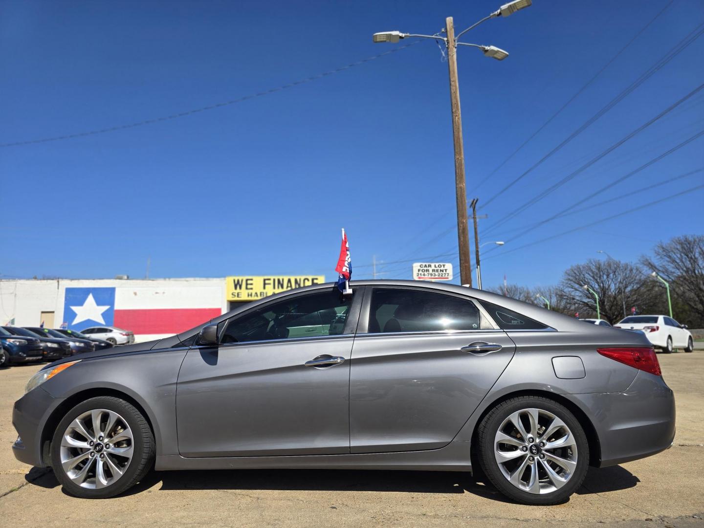 2012 GRAY Hyundai Sonata SE (5NPEC4AB9CH) with an 2.0L L4 DOHC 16V engine, 6-Speed Automatic transmission, located at 2660 S.Garland Avenue, Garland, TX, 75041, (469) 298-3118, 32.885551, -96.655602 - Photo#6