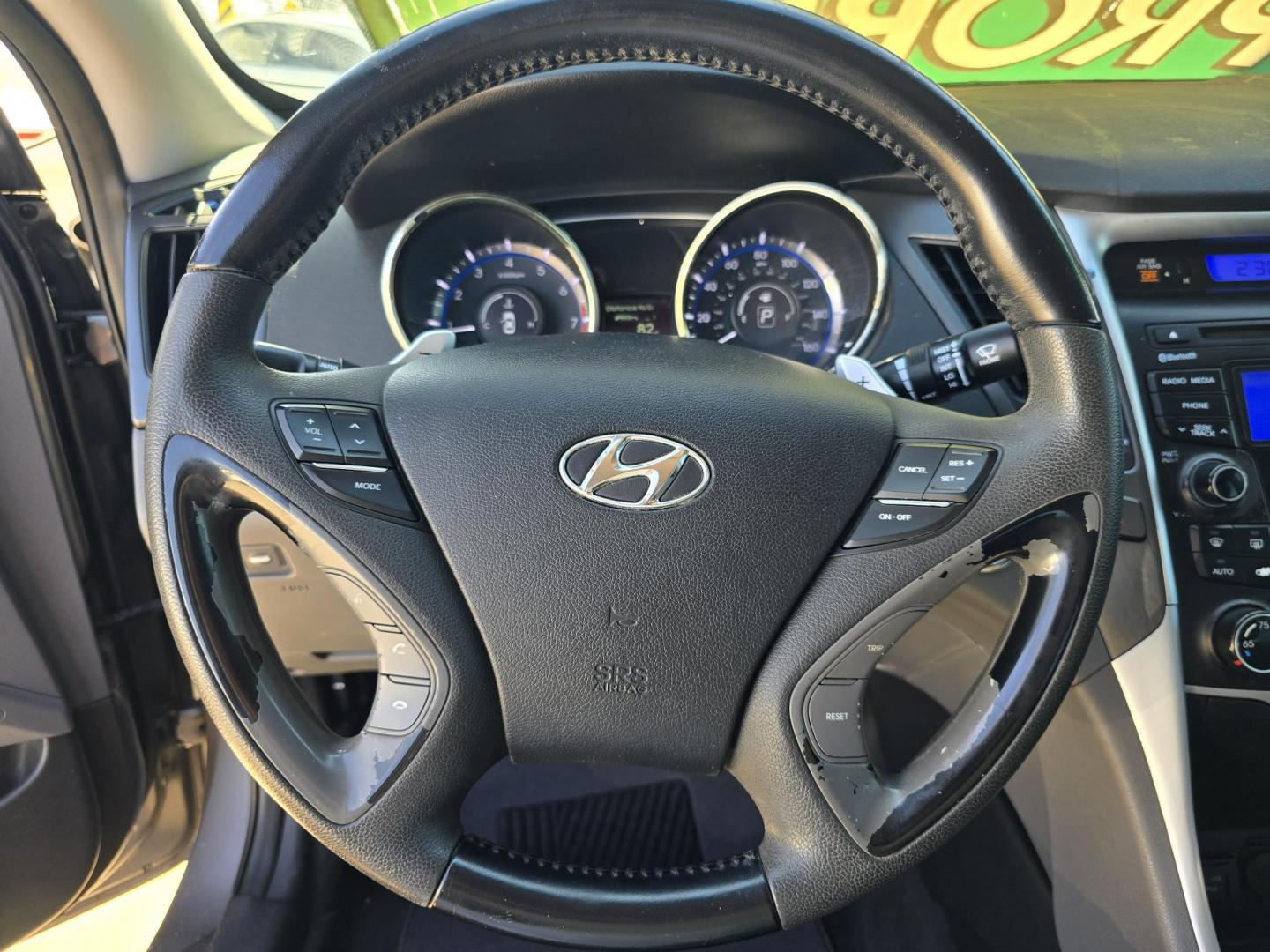 2012 GRAY Hyundai Sonata SE (5NPEC4AB9CH) with an 2.0L L4 DOHC 16V engine, 6-Speed Automatic transmission, located at 2660 S.Garland Avenue, Garland, TX, 75041, (469) 298-3118, 32.885551, -96.655602 - Photo#12