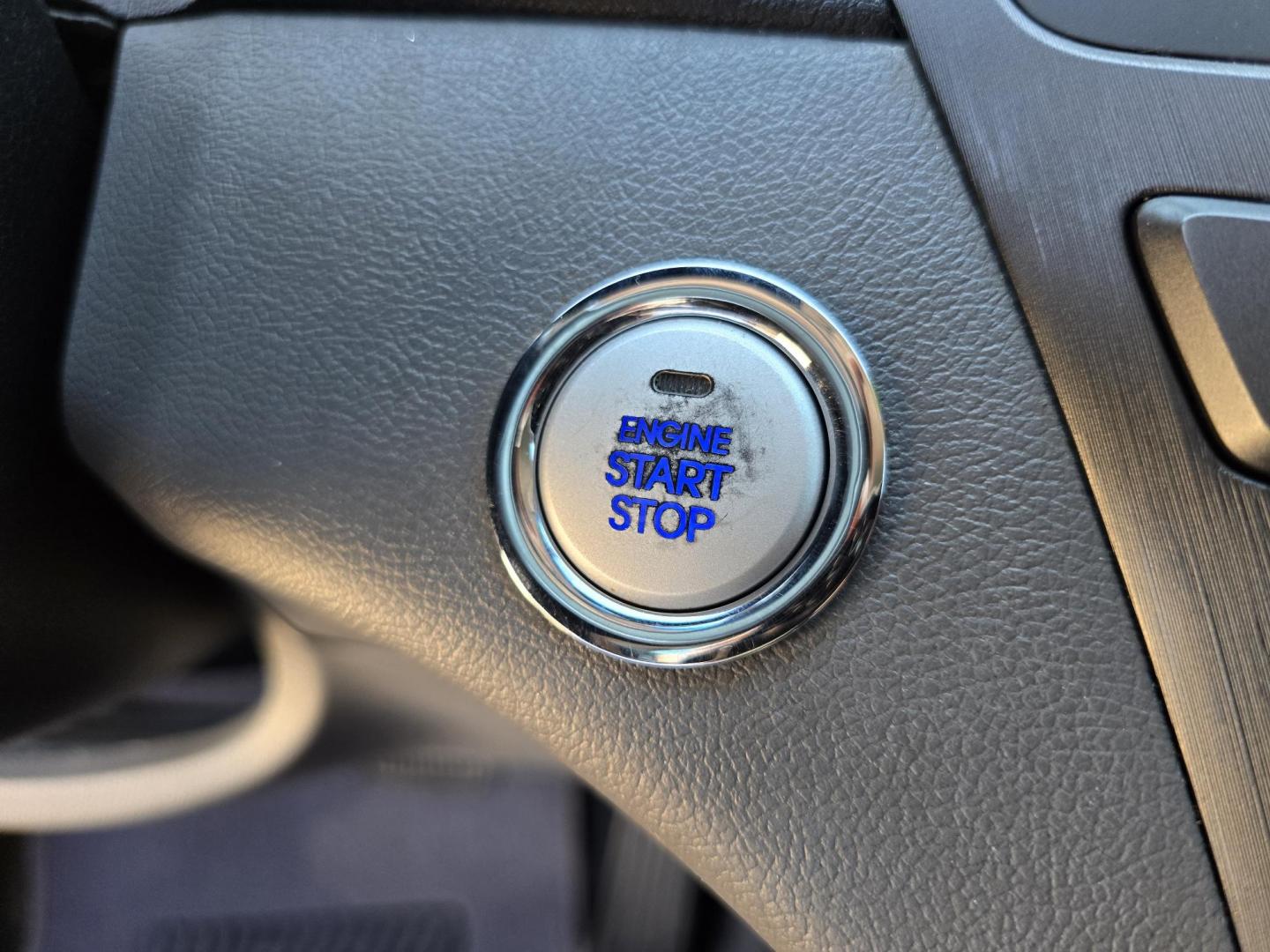 2012 GRAY Hyundai Sonata SE (5NPEC4AB9CH) with an 2.0L L4 DOHC 16V engine, 6-Speed Automatic transmission, located at 2660 S.Garland Avenue, Garland, TX, 75041, (469) 298-3118, 32.885551, -96.655602 - Photo#13