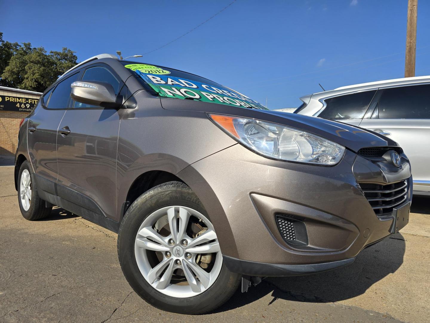 2012 Hyundai Tucson GLS (KM8JU3AC6CU) with an 2.4L L4 DOHC 16V engine, 6-Speed Automatic transmission, located at 2660 S.Garland Avenue, Garland, TX, 75041, (469) 298-3118, 32.885551, -96.655602 - Photo#0
