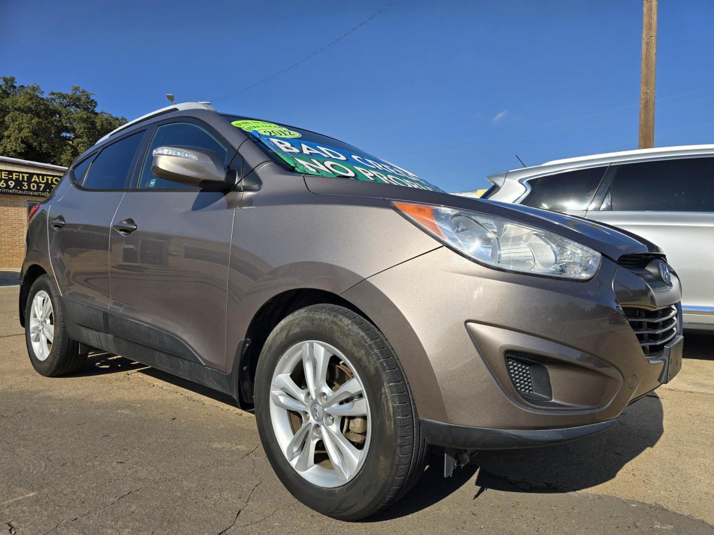 2012 Hyundai Tucson GLS (KM8JU3AC6CU) with an 2.4L L4 DOHC 16V engine, 6-Speed Automatic transmission, located at 2660 S.Garland Avenue, Garland, TX, 75041, (469) 298-3118, 32.885551, -96.655602 - Photo#1