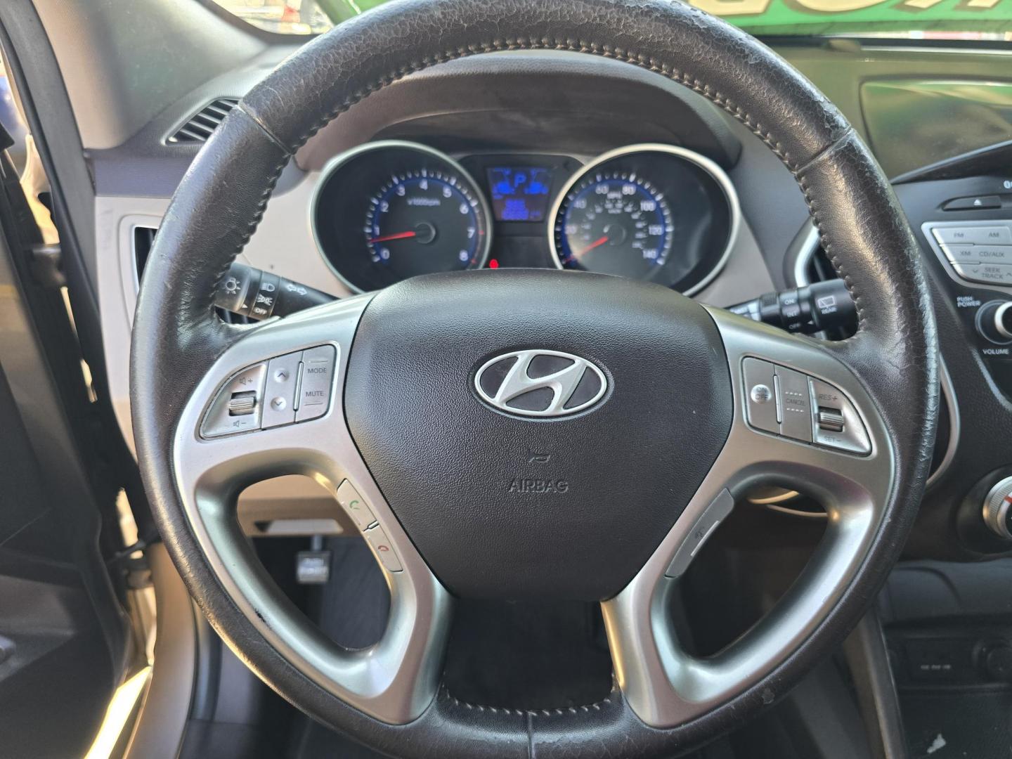 2012 Hyundai Tucson GLS (KM8JU3AC6CU) with an 2.4L L4 DOHC 16V engine, 6-Speed Automatic transmission, located at 2660 S.Garland Avenue, Garland, TX, 75041, (469) 298-3118, 32.885551, -96.655602 - Photo#12