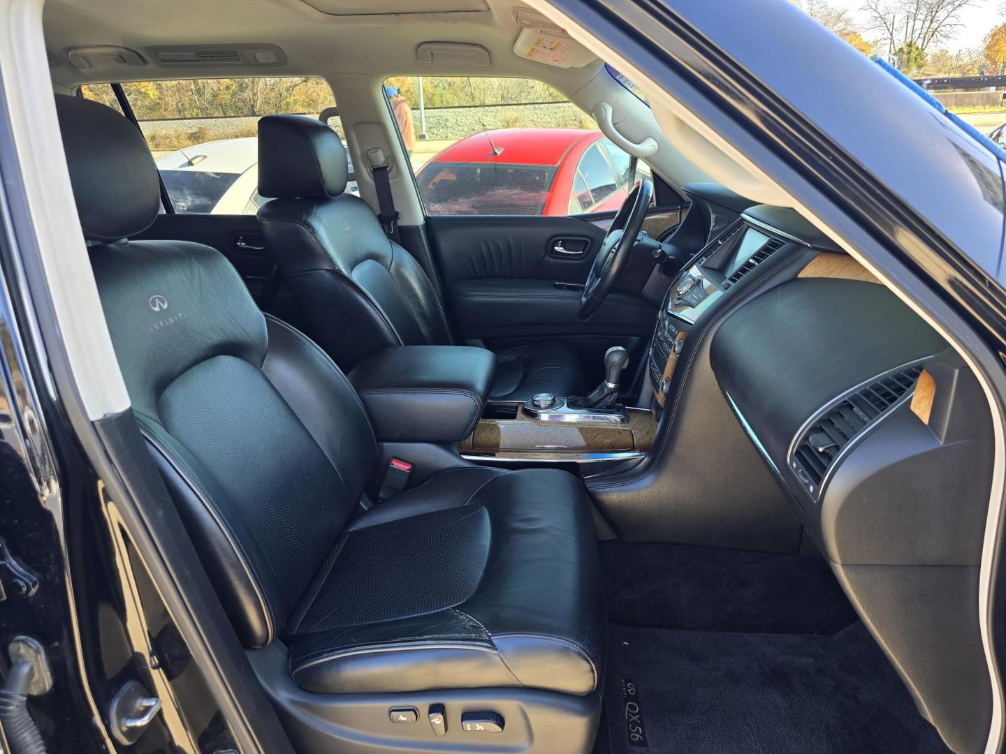2012 BLACK Infiniti QX56 4WD (JN8AZ2NE7C9) with an 5.6L V8 DOHC 32V engine, 5-Speed Automatic transmission, located at 2660 S.Garland Avenue, Garland, TX, 75041, (469) 298-3118, 32.885551, -96.655602 - Photo#24