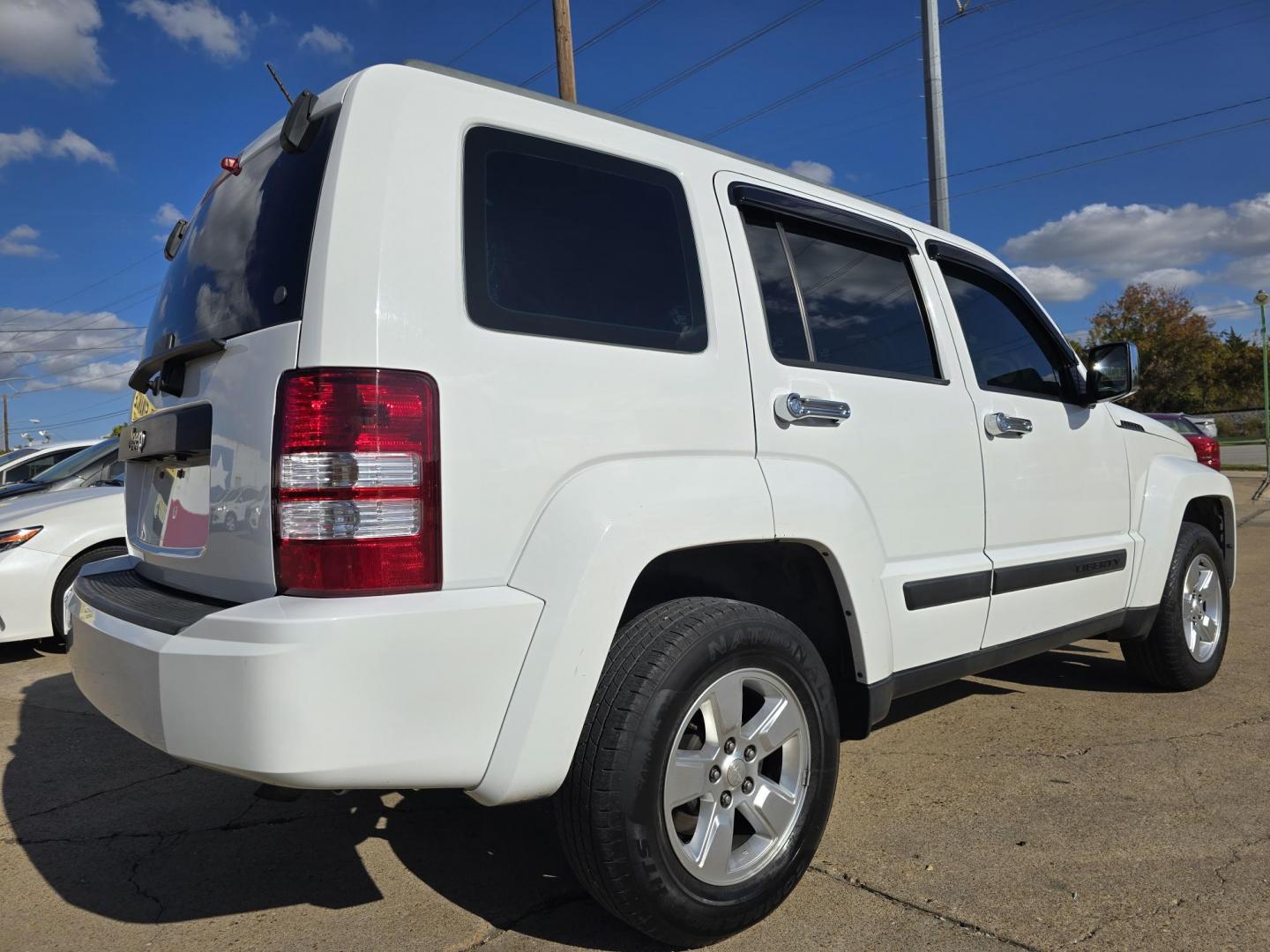 2012 WHITE Jeep Liberty Sport (1C4PJLAK8CW) with an 3.7L V6 SOHC 12V engine, 4-Speed Automatic transmission, located at 2660 S.Garland Avenue, Garland, TX, 75041, (469) 298-3118, 32.885551, -96.655602 - Photo#3
