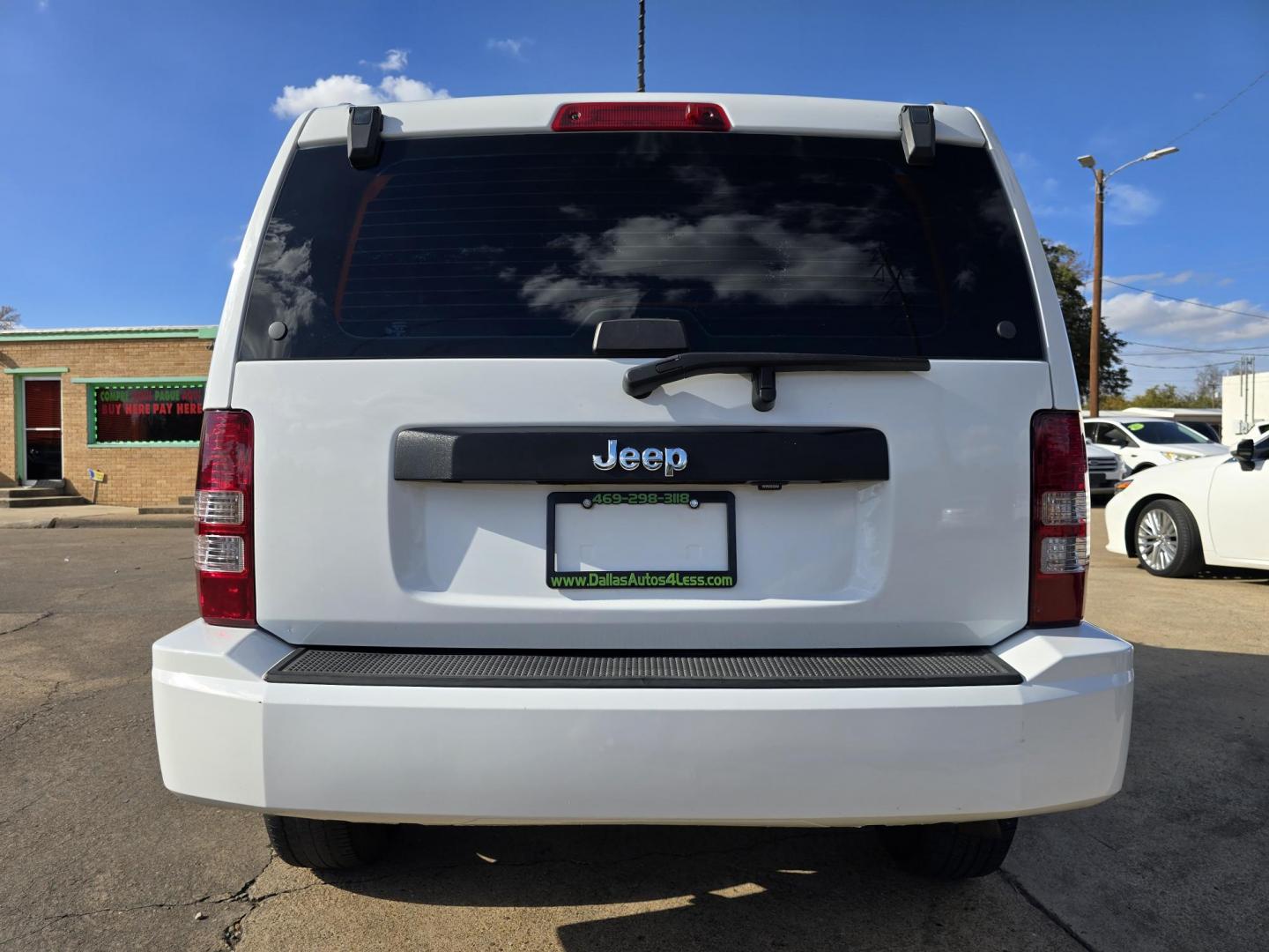 2012 WHITE Jeep Liberty Sport (1C4PJLAK8CW) with an 3.7L V6 SOHC 12V engine, 4-Speed Automatic transmission, located at 2660 S.Garland Avenue, Garland, TX, 75041, (469) 298-3118, 32.885551, -96.655602 - Photo#4