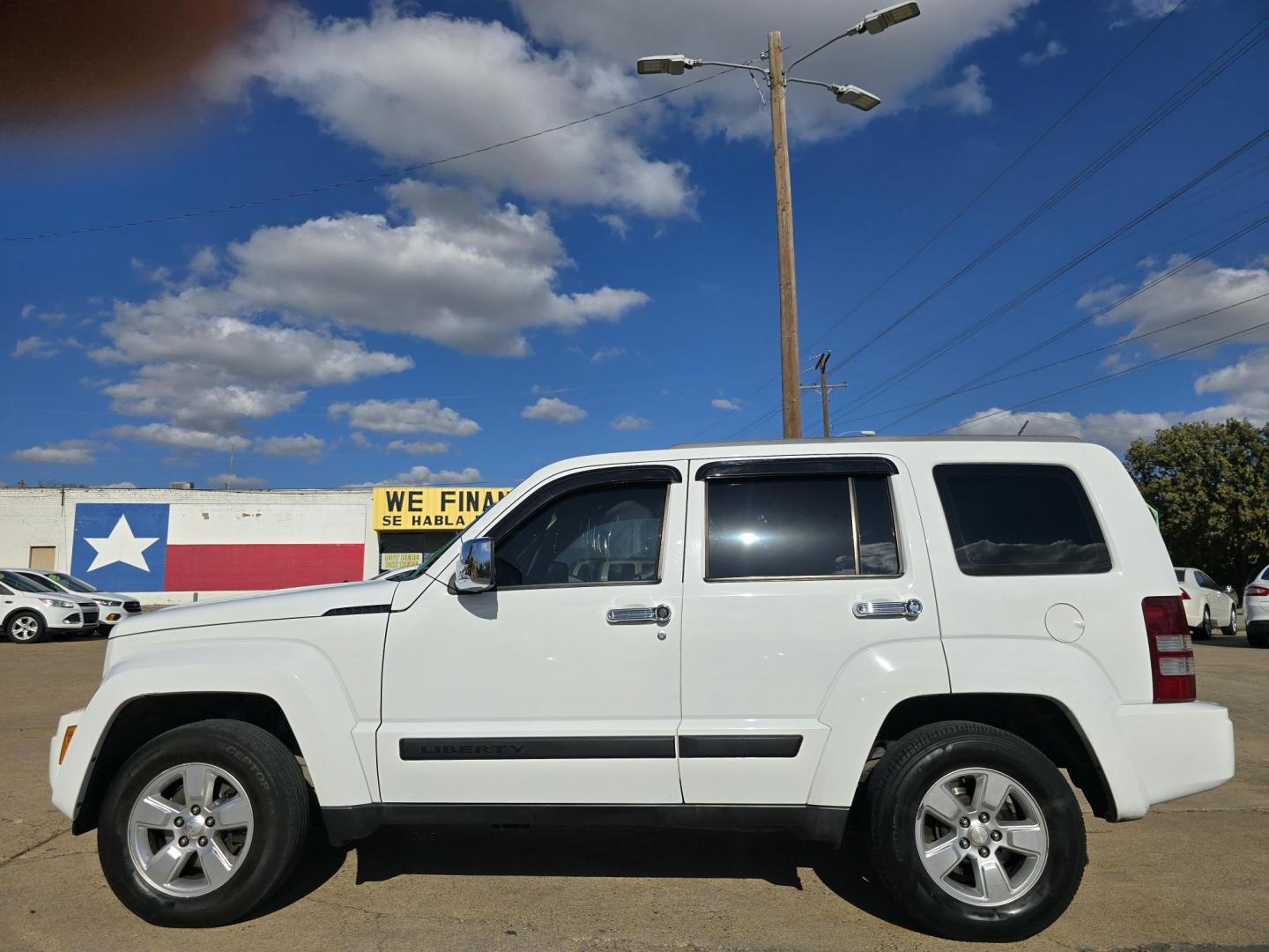 2012 WHITE Jeep Liberty Sport (1C4PJLAK8CW) with an 3.7L V6 SOHC 12V engine, 4-Speed Automatic transmission, located at 2660 S.Garland Avenue, Garland, TX, 75041, (469) 298-3118, 32.885551, -96.655602 - Photo#6