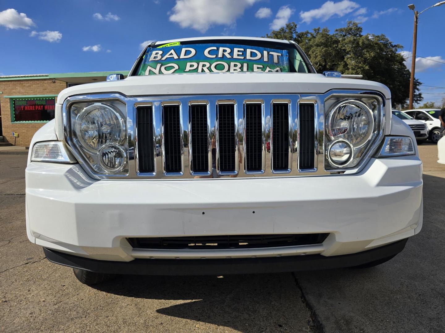 2012 WHITE Jeep Liberty Sport (1C4PJLAK8CW) with an 3.7L V6 SOHC 12V engine, 4-Speed Automatic transmission, located at 2660 S.Garland Avenue, Garland, TX, 75041, (469) 298-3118, 32.885551, -96.655602 - Photo#9