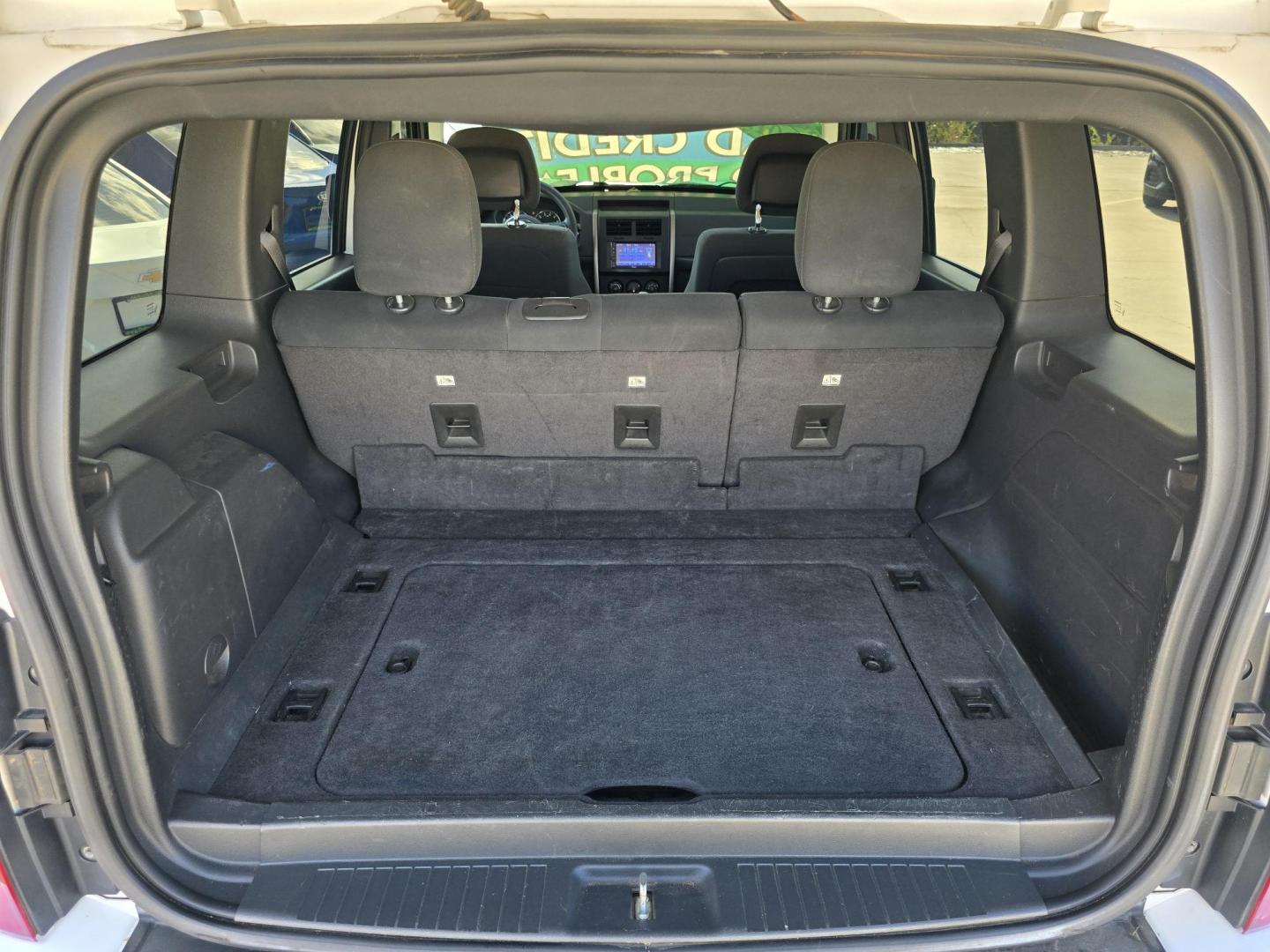 2012 WHITE Jeep Liberty Sport (1C4PJLAK8CW) with an 3.7L V6 SOHC 12V engine, 4-Speed Automatic transmission, located at 2660 S.Garland Avenue, Garland, TX, 75041, (469) 298-3118, 32.885551, -96.655602 - Photo#15