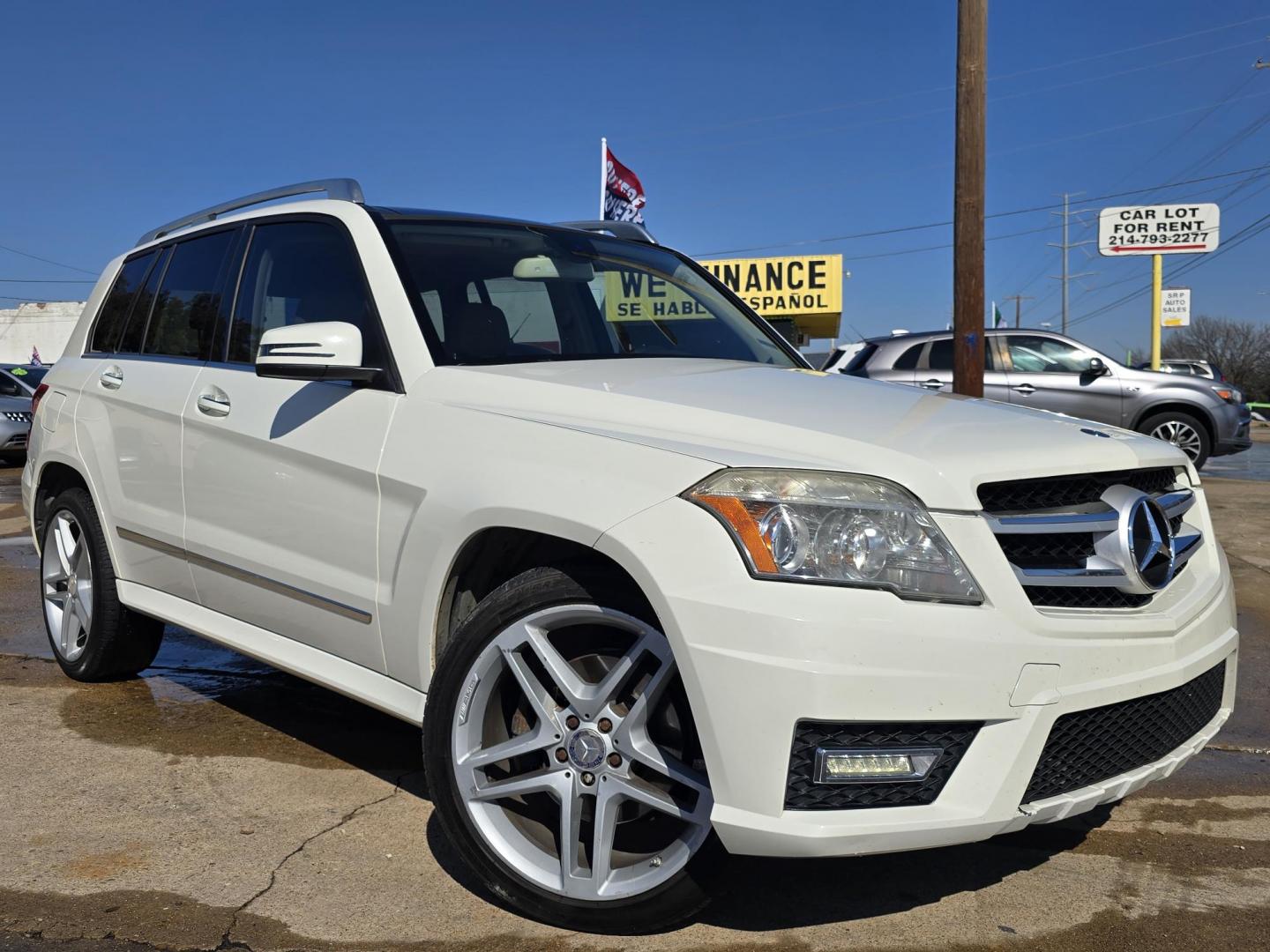 2012 WHITE Mercedes-Benz GLK-Class GLK350 4MATIC (WDCGG8HB4CF) with an 3.5L V6 DOHC 24V engine, 7-Speed Automatic transmission, located at 2660 S.Garland Avenue, Garland, TX, 75041, (469) 298-3118, 32.885551, -96.655602 - CASH$$$$$$$ CAR!!! - Photo#0