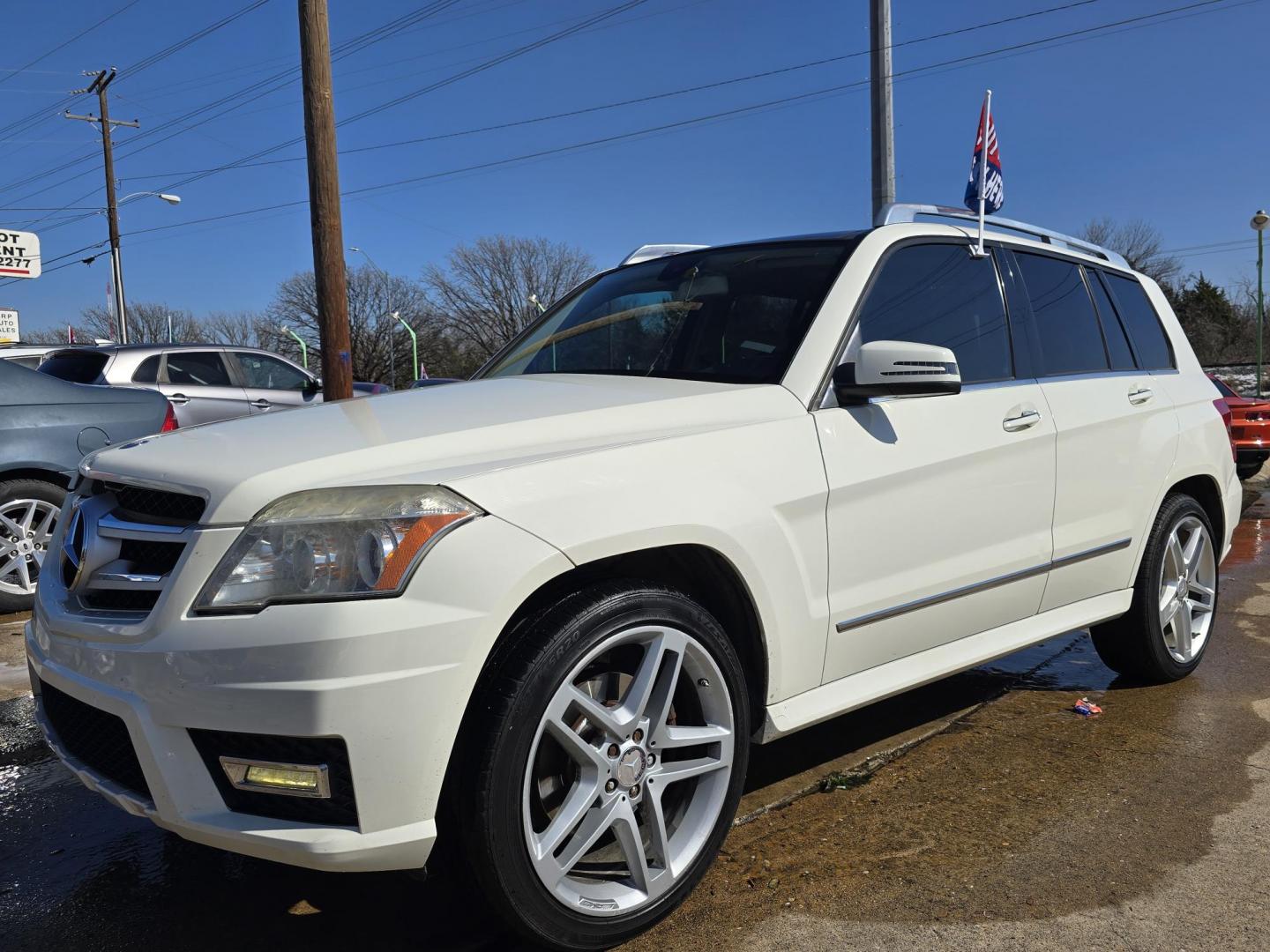 2012 WHITE Mercedes-Benz GLK-Class GLK350 4MATIC (WDCGG8HB4CF) with an 3.5L V6 DOHC 24V engine, 7-Speed Automatic transmission, located at 2660 S.Garland Avenue, Garland, TX, 75041, (469) 298-3118, 32.885551, -96.655602 - CASH$$$$$$$ CAR!!! - Photo#7