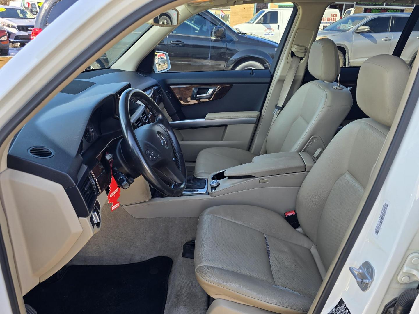 2012 WHITE Mercedes-Benz GLK-Class GLK350 4MATIC (WDCGG8HB4CF) with an 3.5L V6 DOHC 24V engine, 7-Speed Automatic transmission, located at 2660 S.Garland Avenue, Garland, TX, 75041, (469) 298-3118, 32.885551, -96.655602 - CASH$$$$$$$ CAR!!! - Photo#11