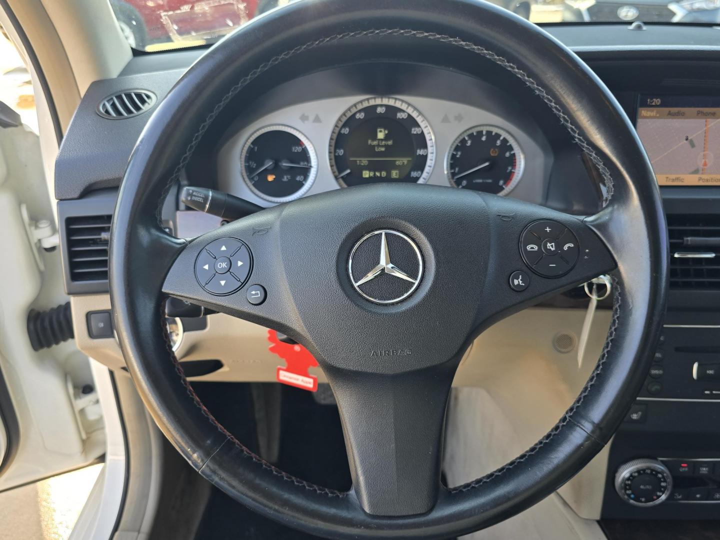 2012 WHITE Mercedes-Benz GLK-Class GLK350 4MATIC (WDCGG8HB4CF) with an 3.5L V6 DOHC 24V engine, 7-Speed Automatic transmission, located at 2660 S.Garland Avenue, Garland, TX, 75041, (469) 298-3118, 32.885551, -96.655602 - CASH$$$$$$$ CAR!!! - Photo#12