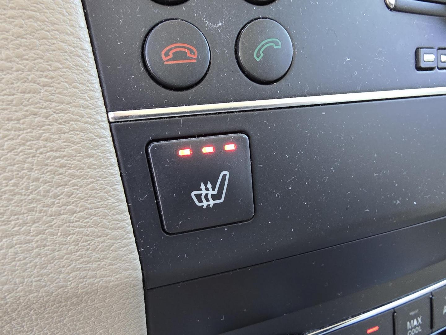 2012 WHITE Mercedes-Benz GLK-Class GLK350 4MATIC (WDCGG8HB4CF) with an 3.5L V6 DOHC 24V engine, 7-Speed Automatic transmission, located at 2660 S.Garland Avenue, Garland, TX, 75041, (469) 298-3118, 32.885551, -96.655602 - CASH$$$$$$$ CAR!!! - Photo#14