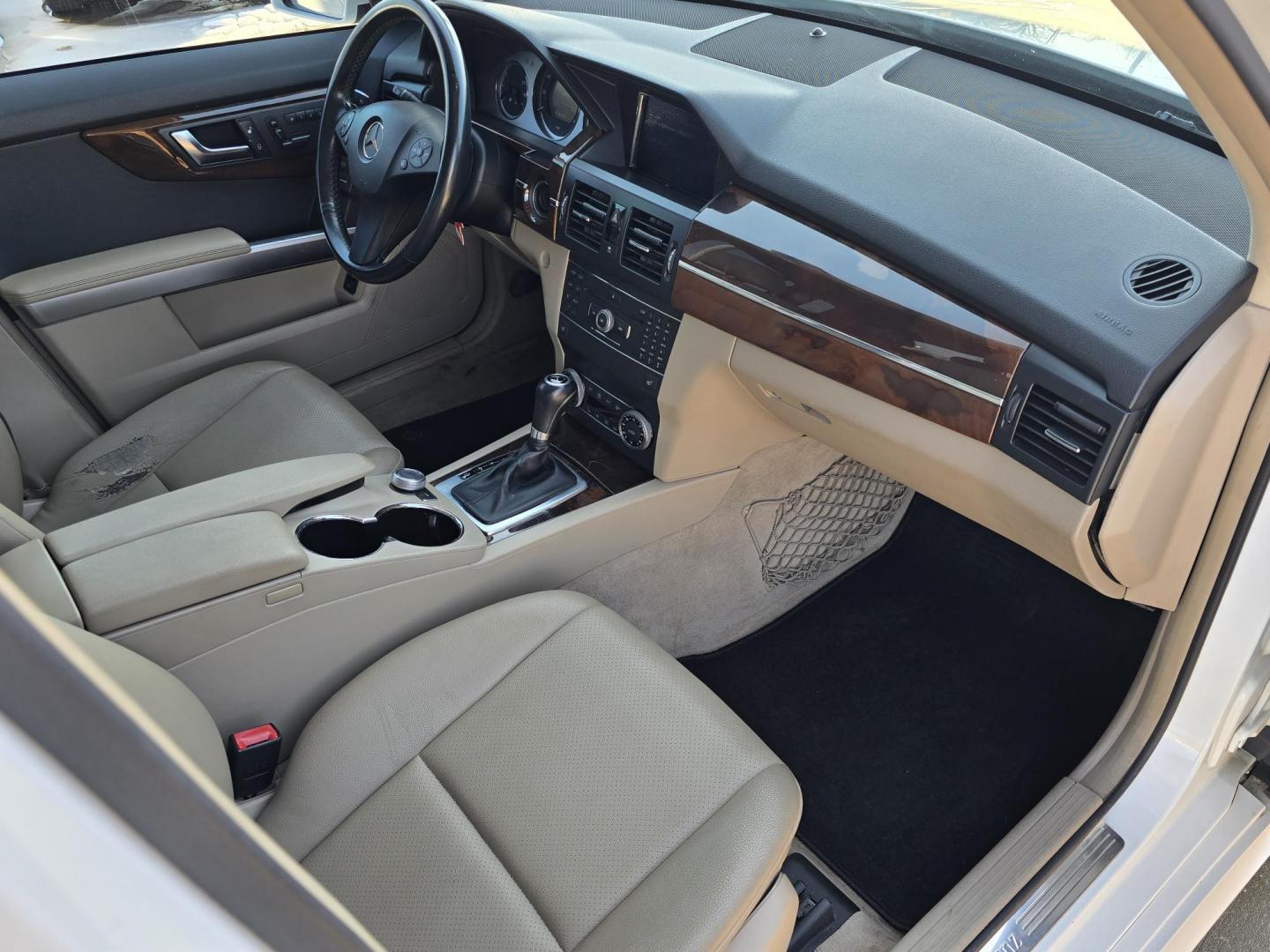 2012 WHITE Mercedes-Benz GLK-Class GLK350 4MATIC (WDCGG8HB4CF) with an 3.5L V6 DOHC 24V engine, 7-Speed Automatic transmission, located at 2660 S.Garland Avenue, Garland, TX, 75041, (469) 298-3118, 32.885551, -96.655602 - CASH$$$$$$$ CAR!!! - Photo#20