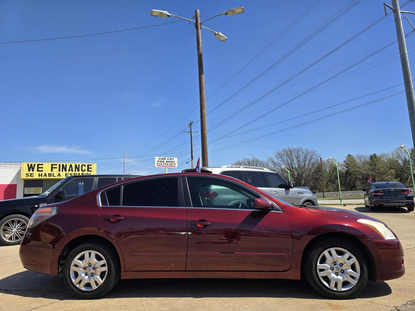 2012 RED Nissan Altima 2.5 S (1N4AL2AP3CN) with an 2.5L L4 DOHC 16V engine, AUTO transmission, located at 2660 S.Garland Avenue, Garland, TX, 75041, (469) 298-3118, 32.885551, -96.655602 - Photo#2