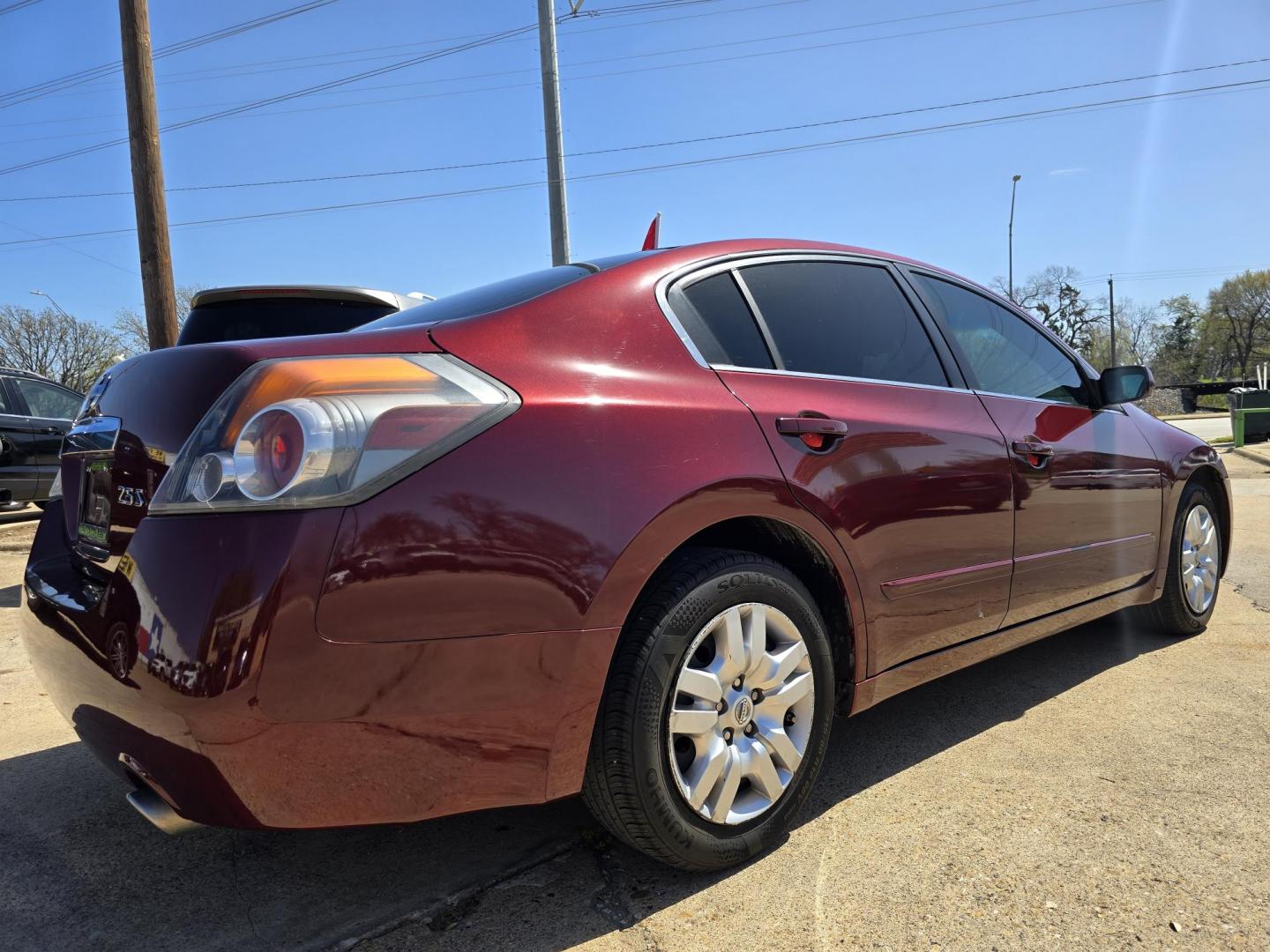 2012 RED Nissan Altima 2.5 S (1N4AL2AP3CN) with an 2.5L L4 DOHC 16V engine, AUTO transmission, located at 2660 S.Garland Avenue, Garland, TX, 75041, (469) 298-3118, 32.885551, -96.655602 - Photo#3