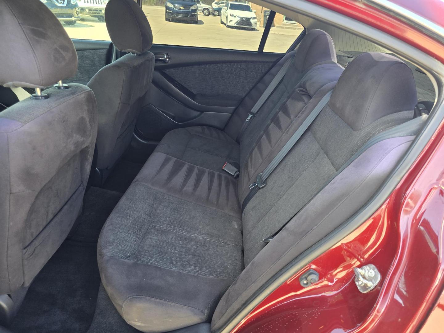 2012 RED Nissan Altima 2.5 S (1N4AL2AP3CN) with an 2.5L L4 DOHC 16V engine, AUTO transmission, located at 2660 S.Garland Avenue, Garland, TX, 75041, (469) 298-3118, 32.885551, -96.655602 - Photo#14