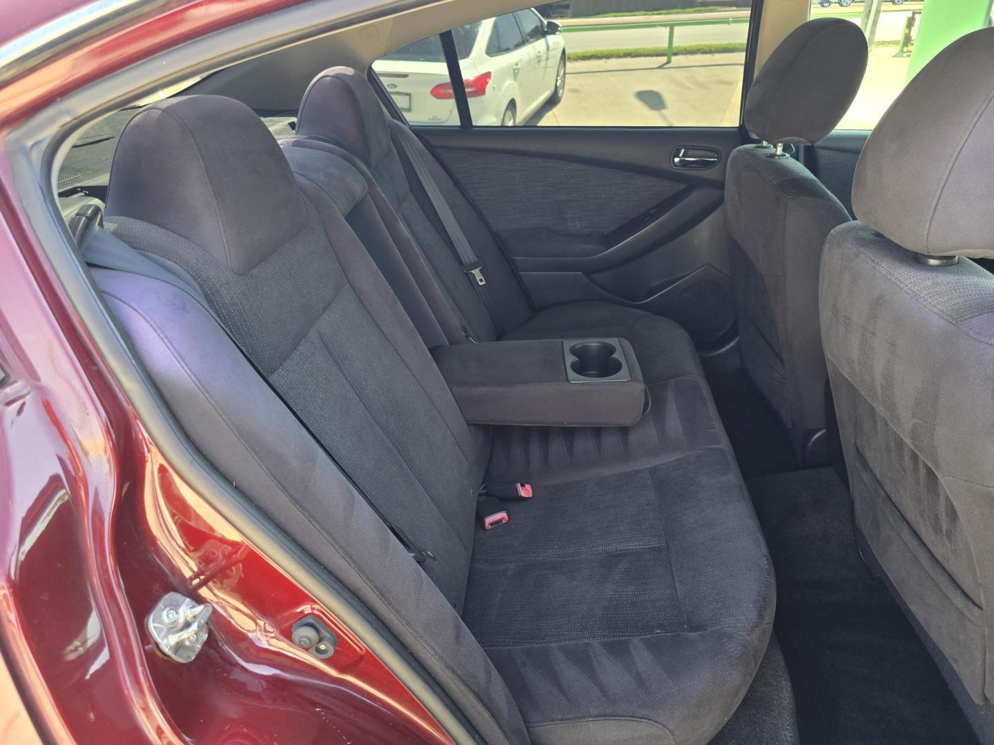 2012 RED Nissan Altima 2.5 S (1N4AL2AP3CN) with an 2.5L L4 DOHC 16V engine, AUTO transmission, located at 2660 S.Garland Avenue, Garland, TX, 75041, (469) 298-3118, 32.885551, -96.655602 - Photo#15