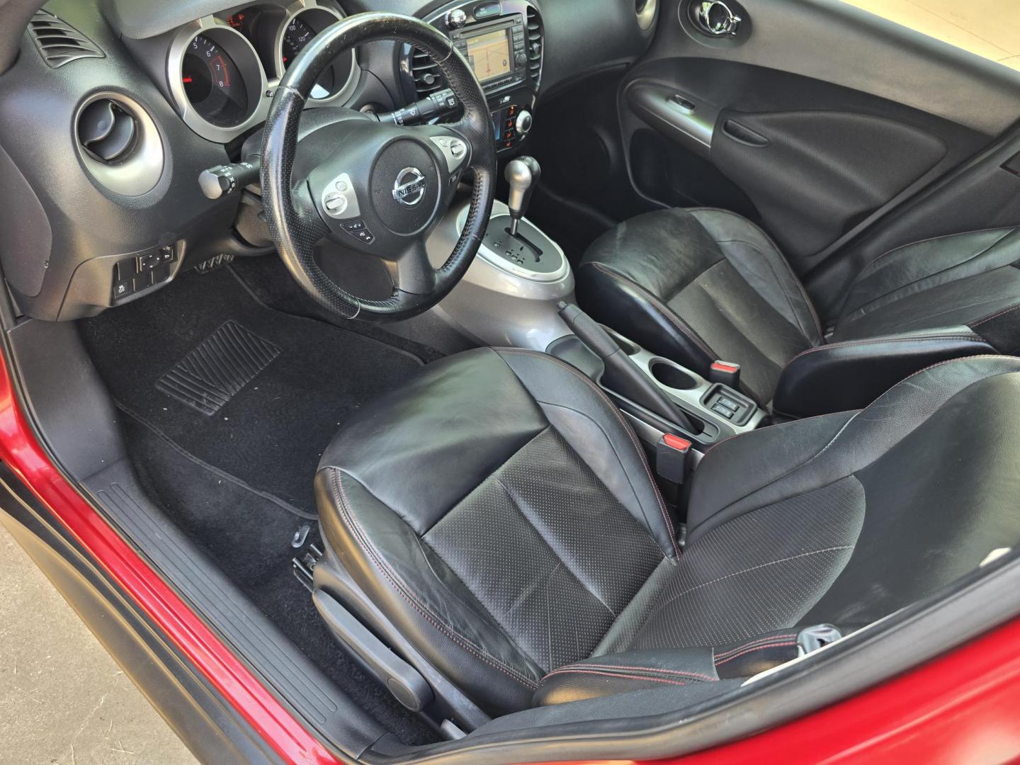 2012 RED /BLACK Nissan Juke SL (JN8AF5MR0CT) with an 1.6L L4 DOHC 16V engine, Continuously Variable Transmission transmission, located at 2660 S.Garland Avenue, Garland, TX, 75041, (469) 298-3118, 32.885551, -96.655602 - Photo#10
